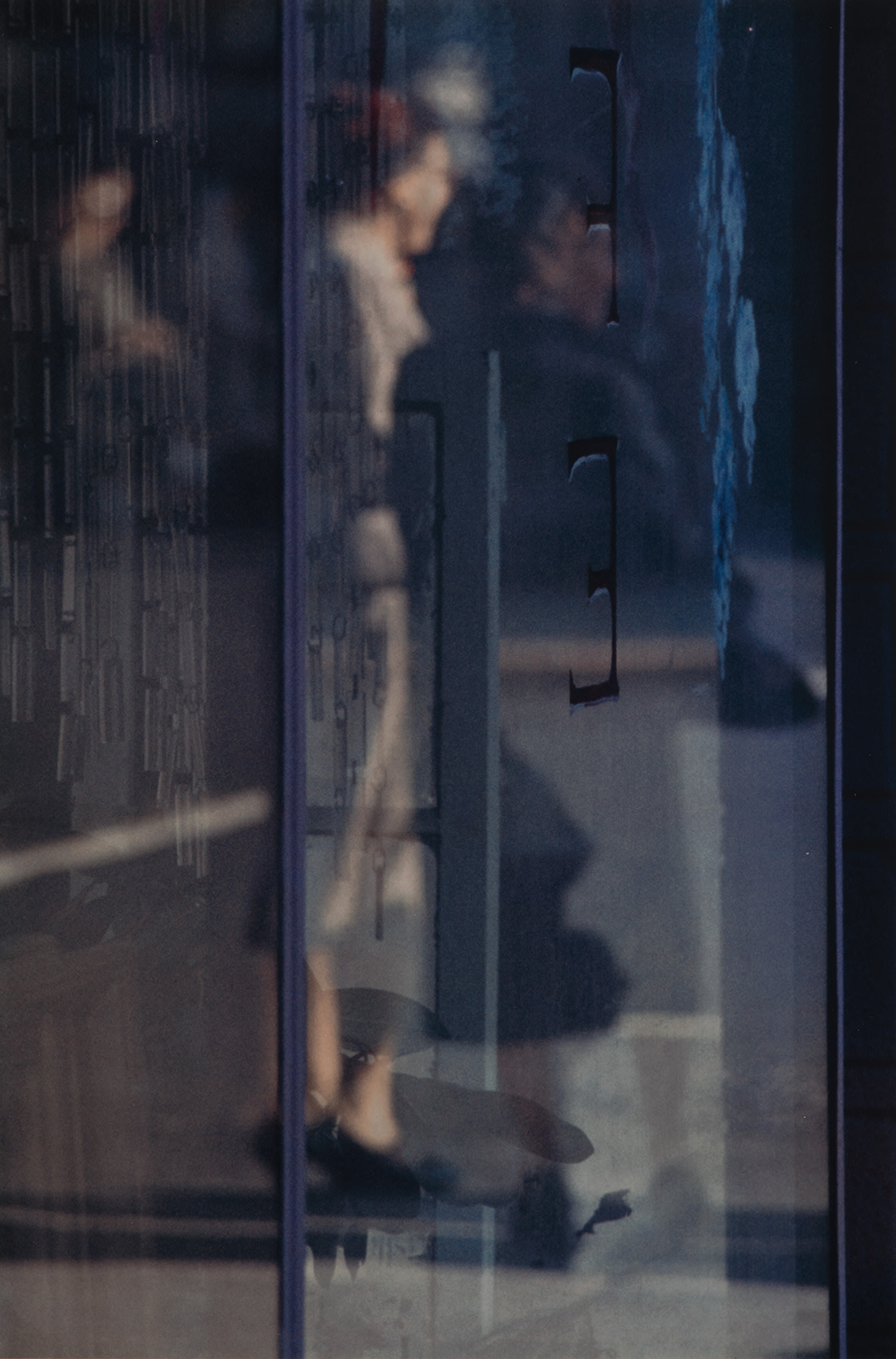 Saul Leiter — Walking