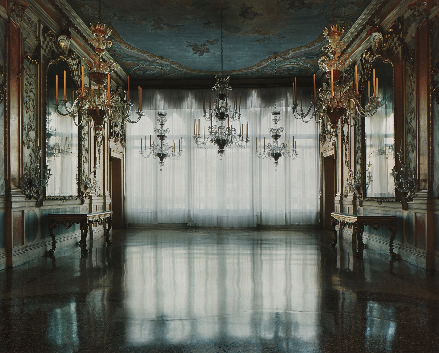 Michael Eastman — Palazzo #1, Venice