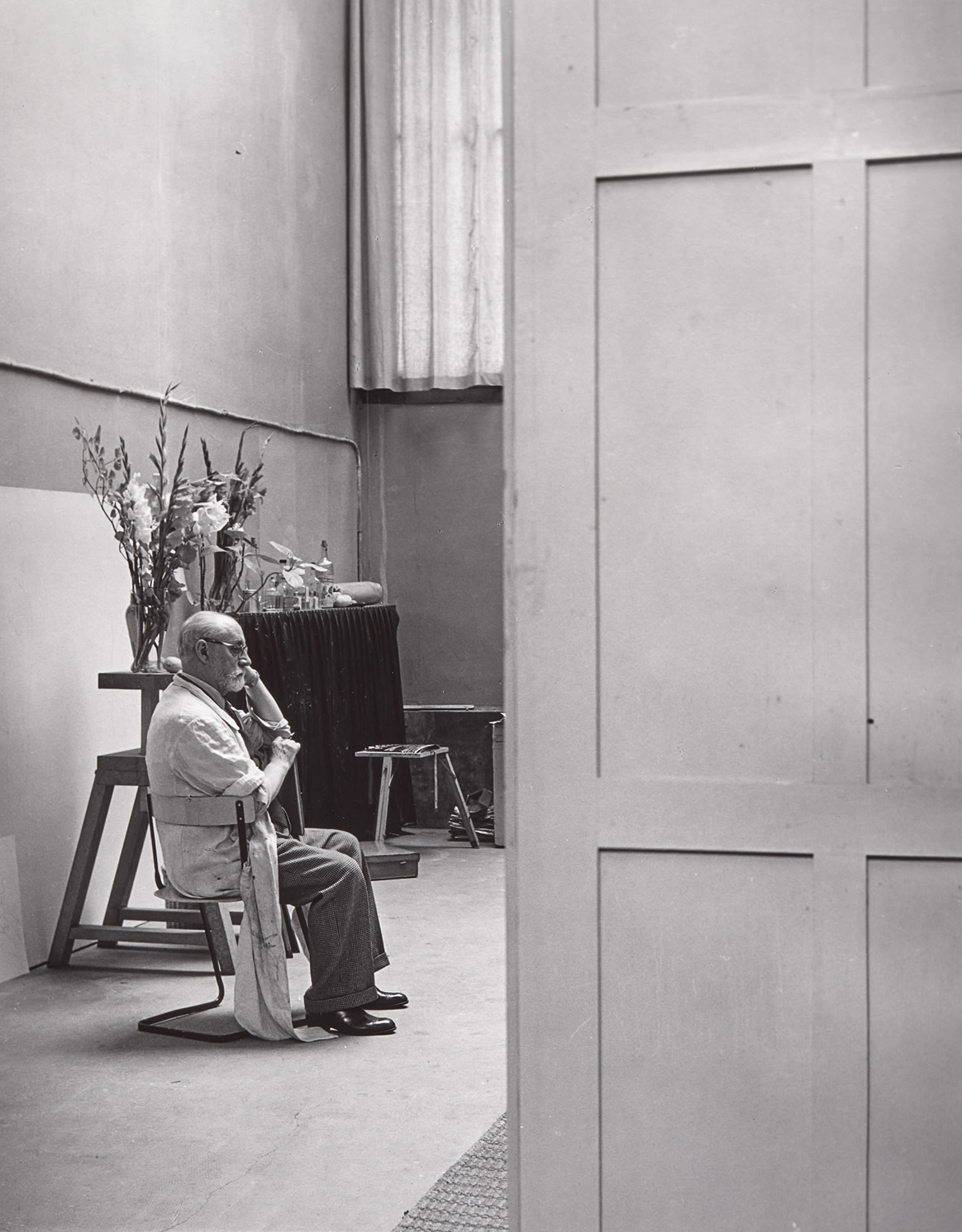 Brassaï (Gyula Halász) — Henri Matisse dans son atelier a Paris