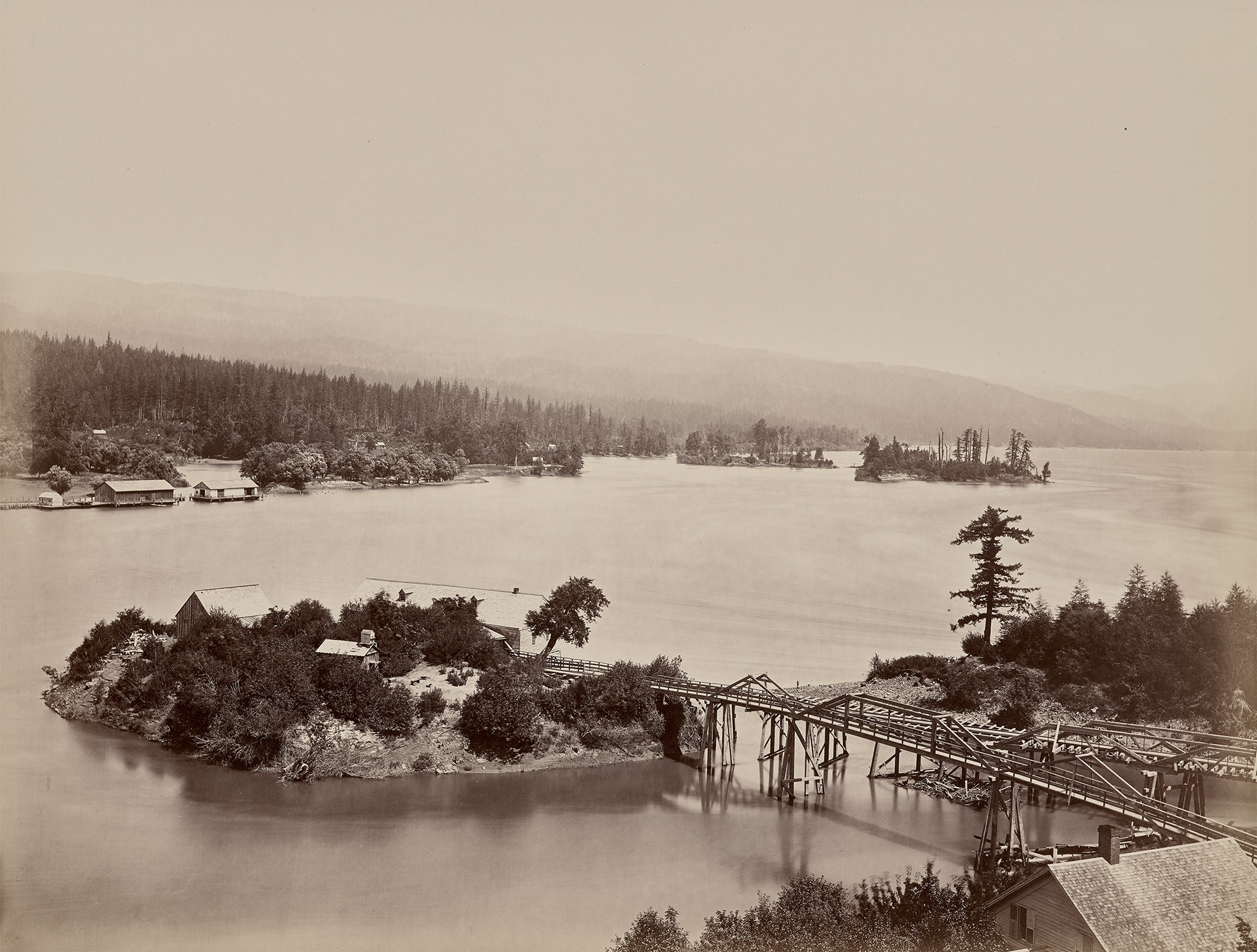 Islands in the Columbia, Upper Cascades