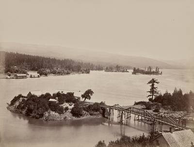 Islands in the Columbia, Upper Cascades