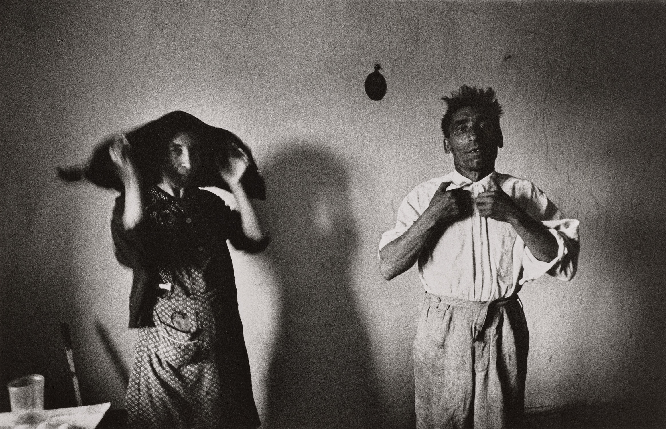 Josef Koudelka — Velka Lomnica (Gypsy Couple)