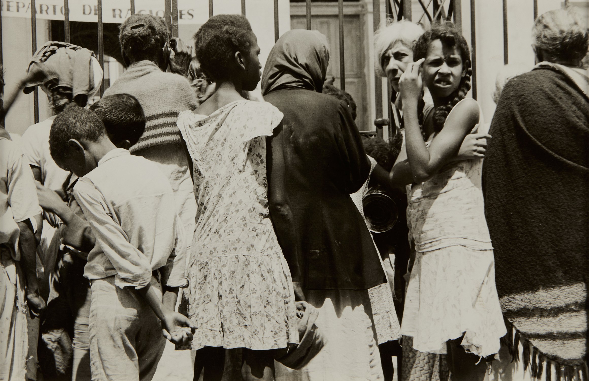 Walker Evans — Breadline, Havana