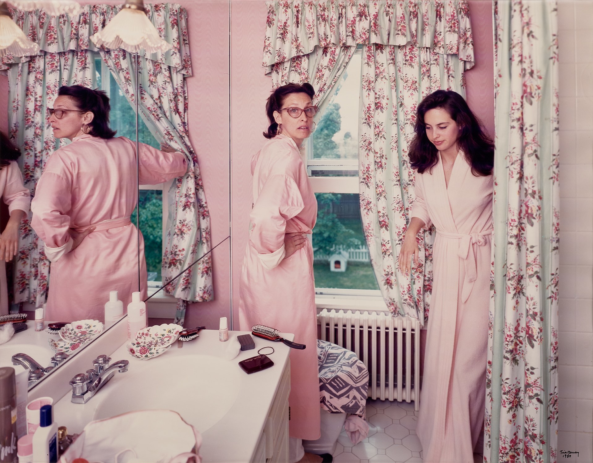 Tina Barney — Jill and Polly in the Bathroom