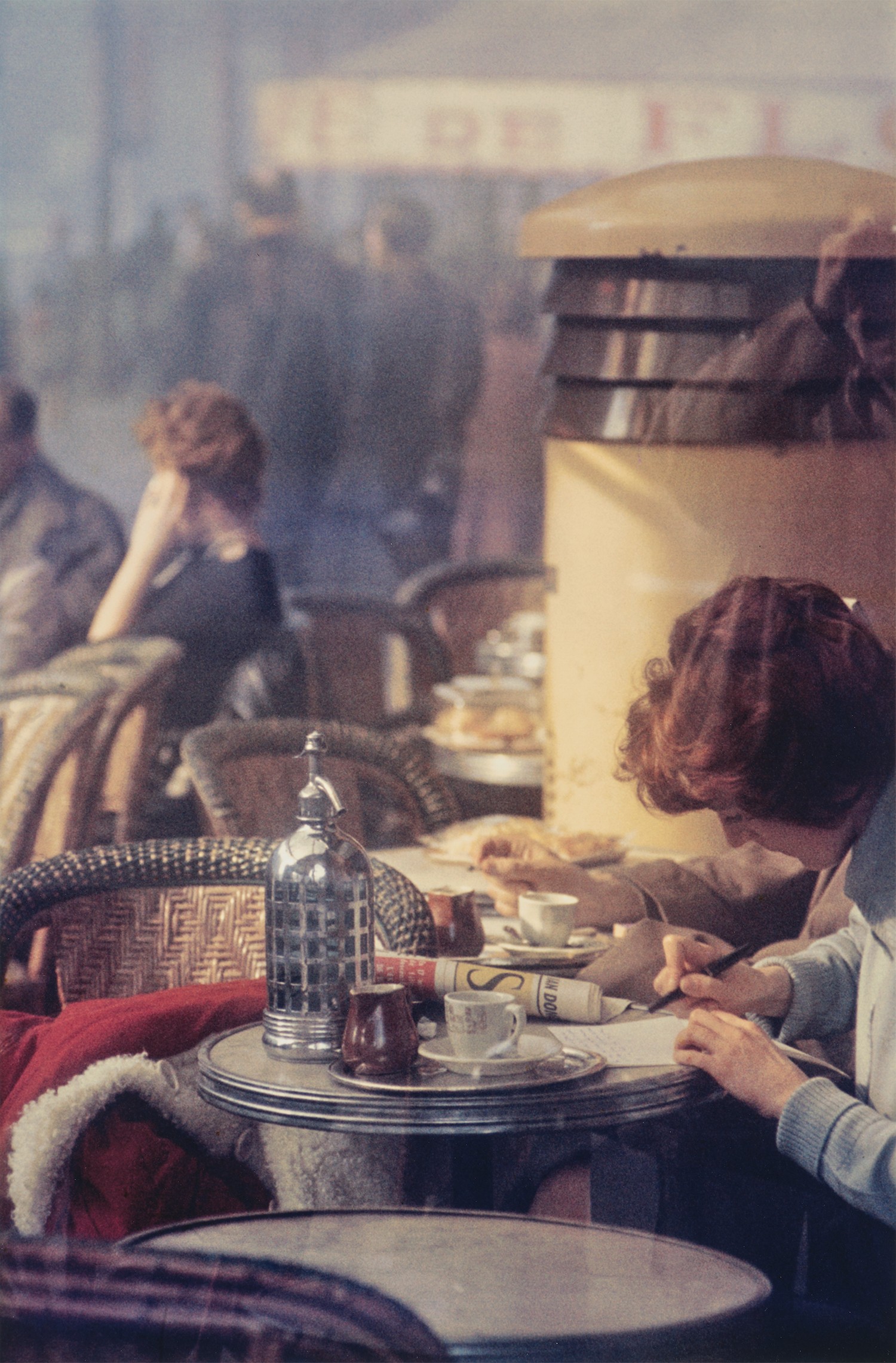Saul Leiter — Paris (café)