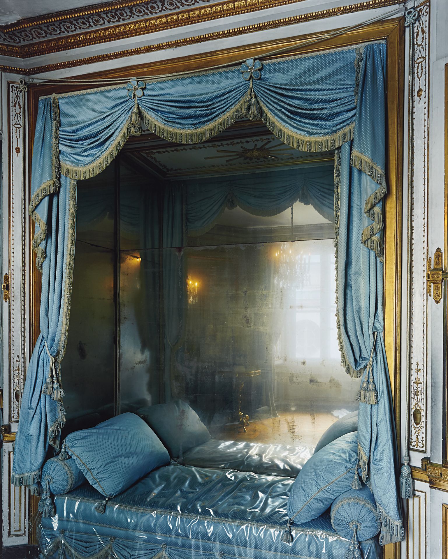 Robert Polidori — La Meridienne, Marie-Antoinette's Bed, Versailles