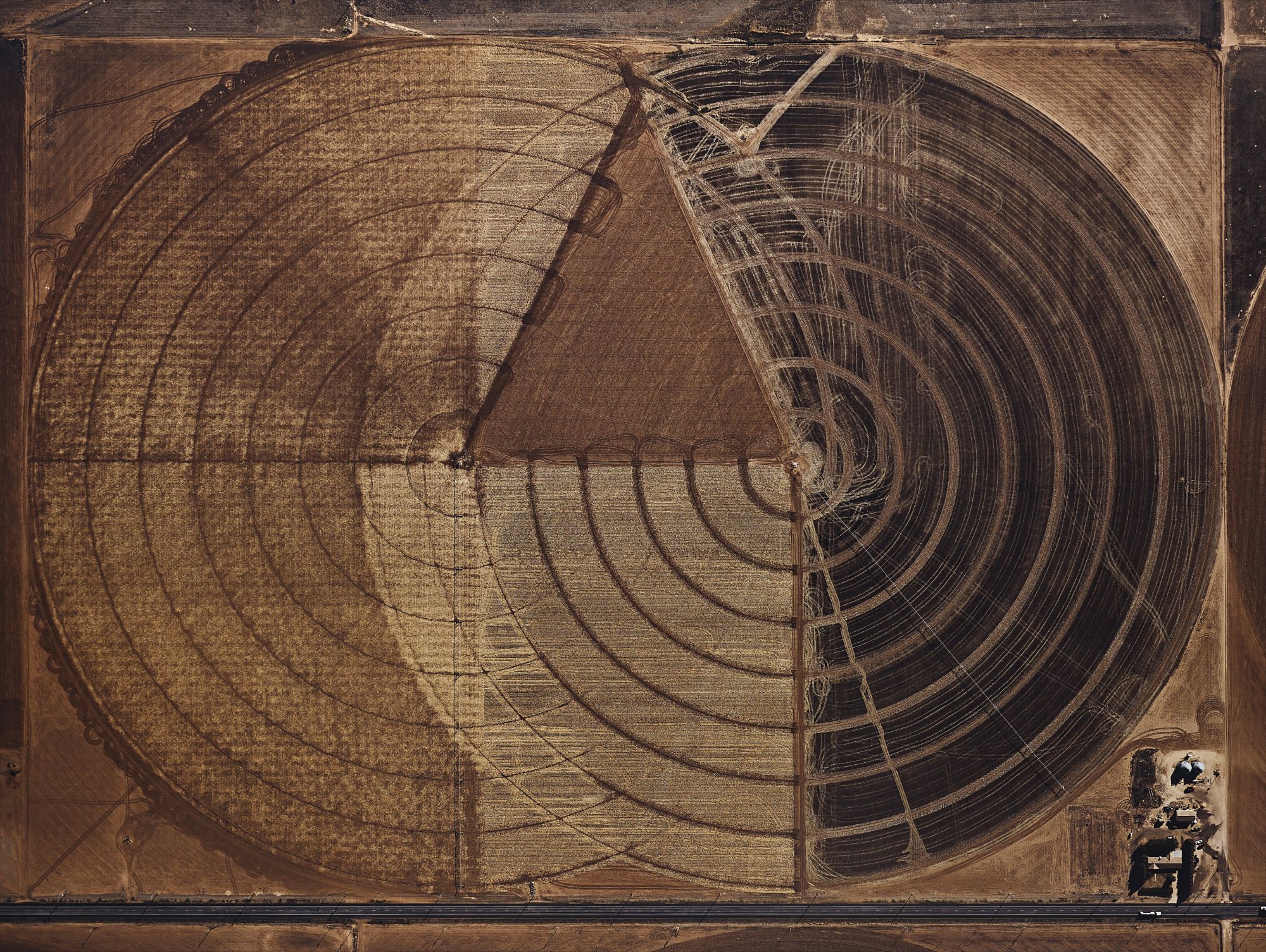 Edward Burtynsky — Pivot Irrigation #1, High Plains, Texas Panhandle, USA