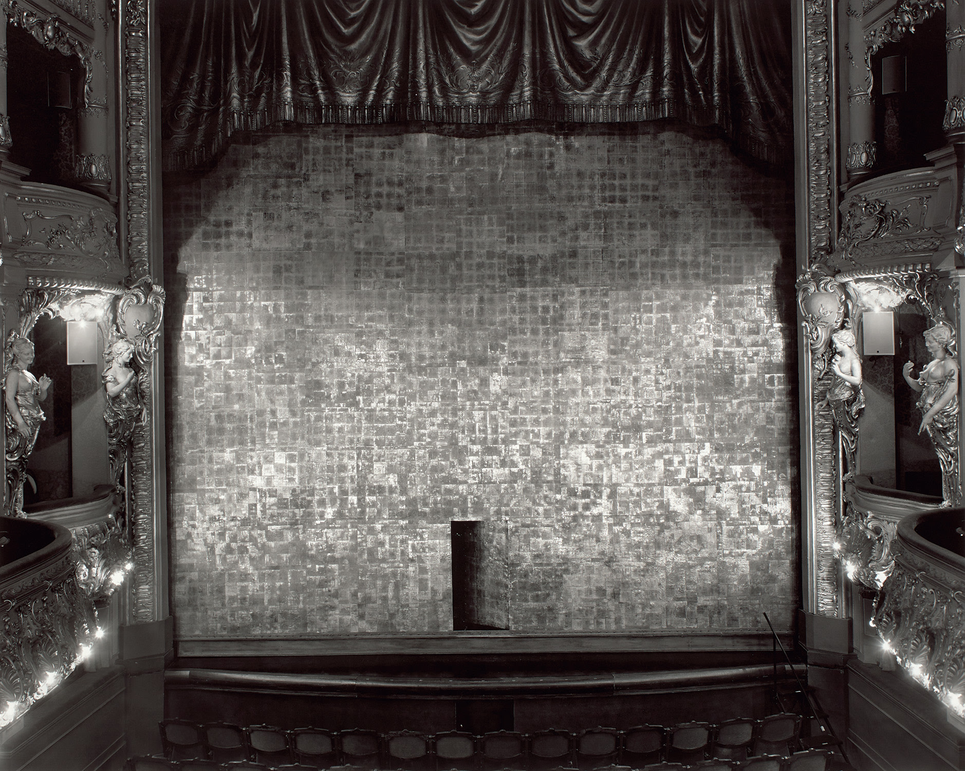 Athénée Theatre Louis Jouvet, Paris (TV08362)