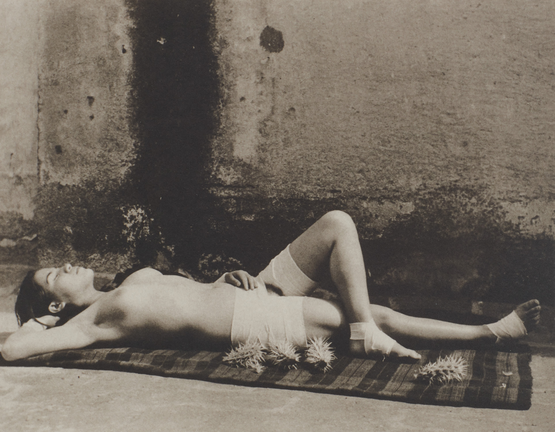 Manuel Álvarez Bravo — La buena fama durmiendo (Good Reputation Sleeping)