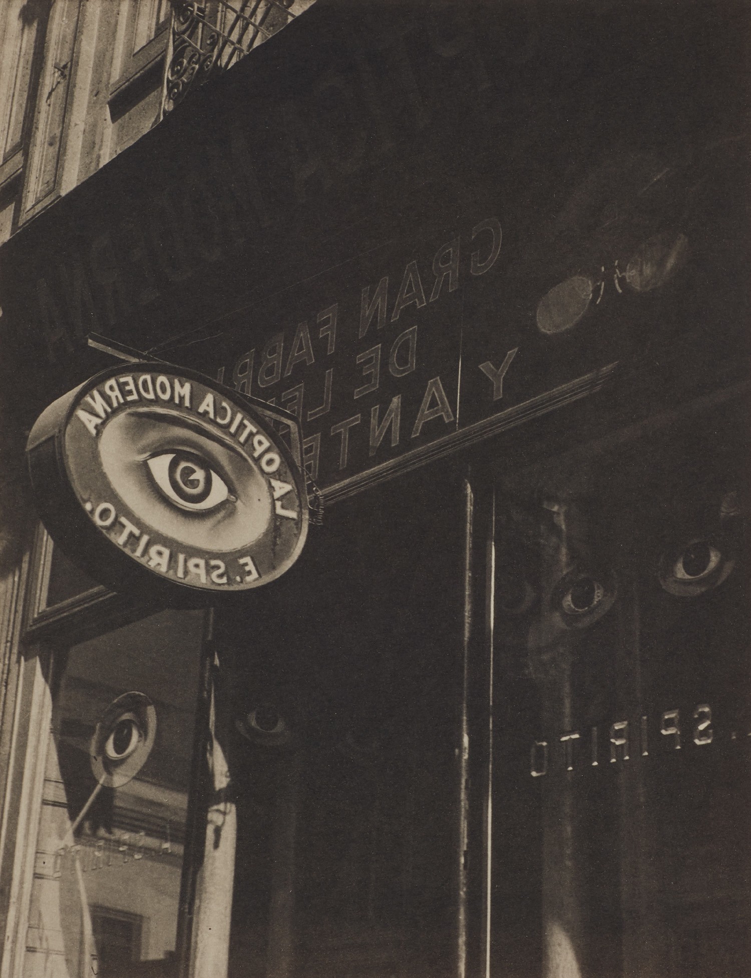 Manuel Álvarez Bravo — Parábola óptica (Optical Parable)