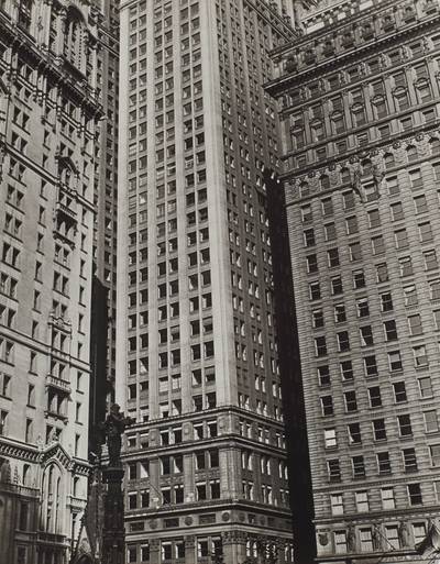 N.Y. – Lower Broadway seen from Trinity Church Cemetery