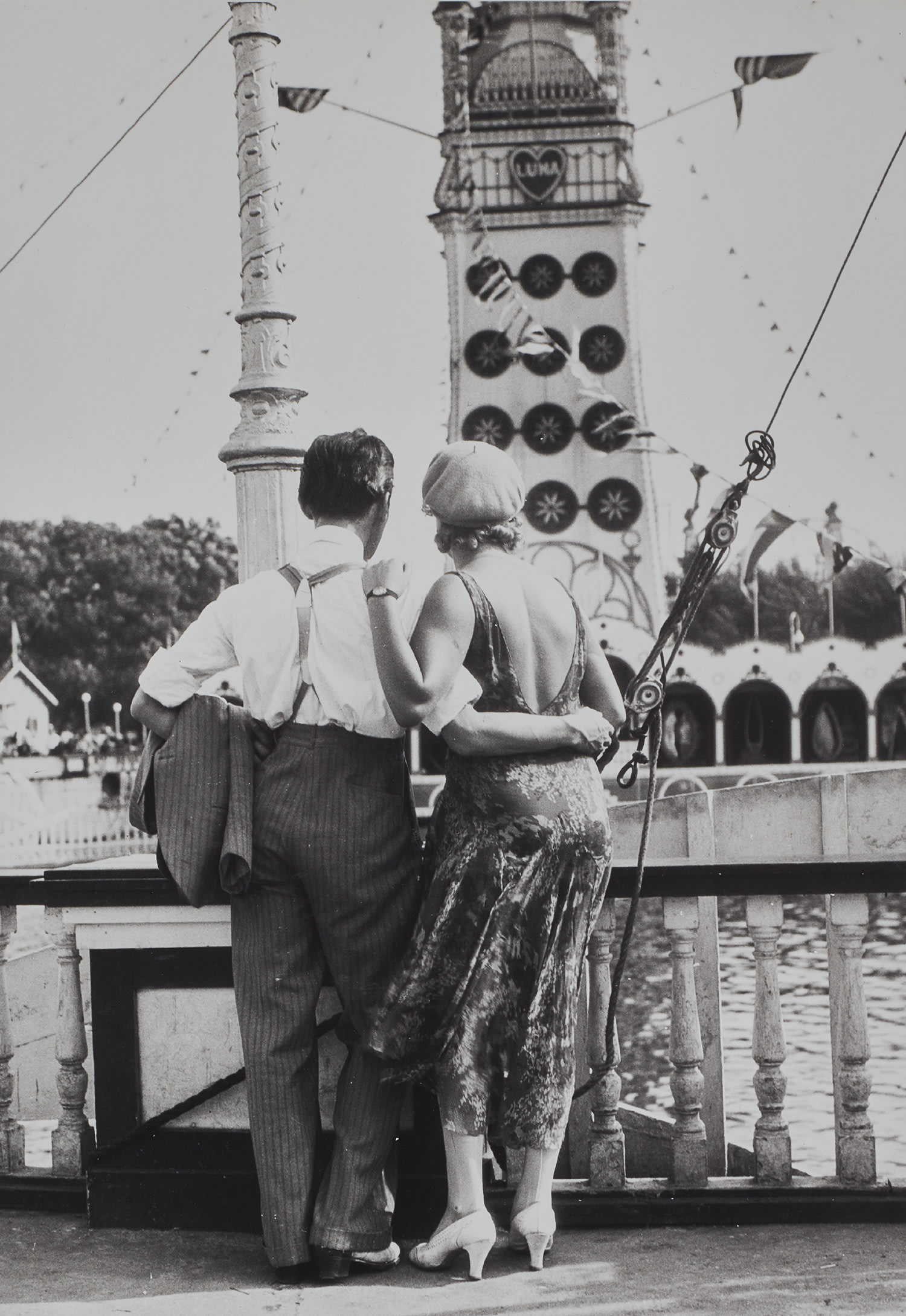 Walker Evans — Coney Island