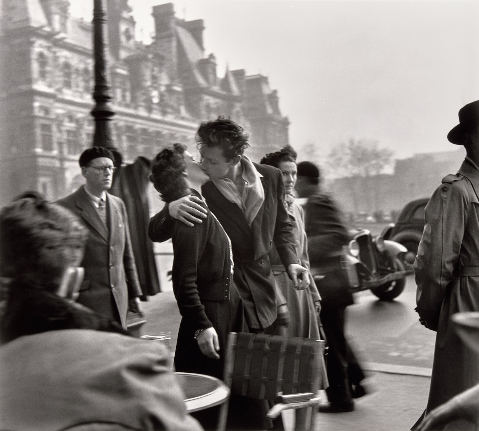 Robert Doisneau — Le Baiser de l'Hotel de Ville
