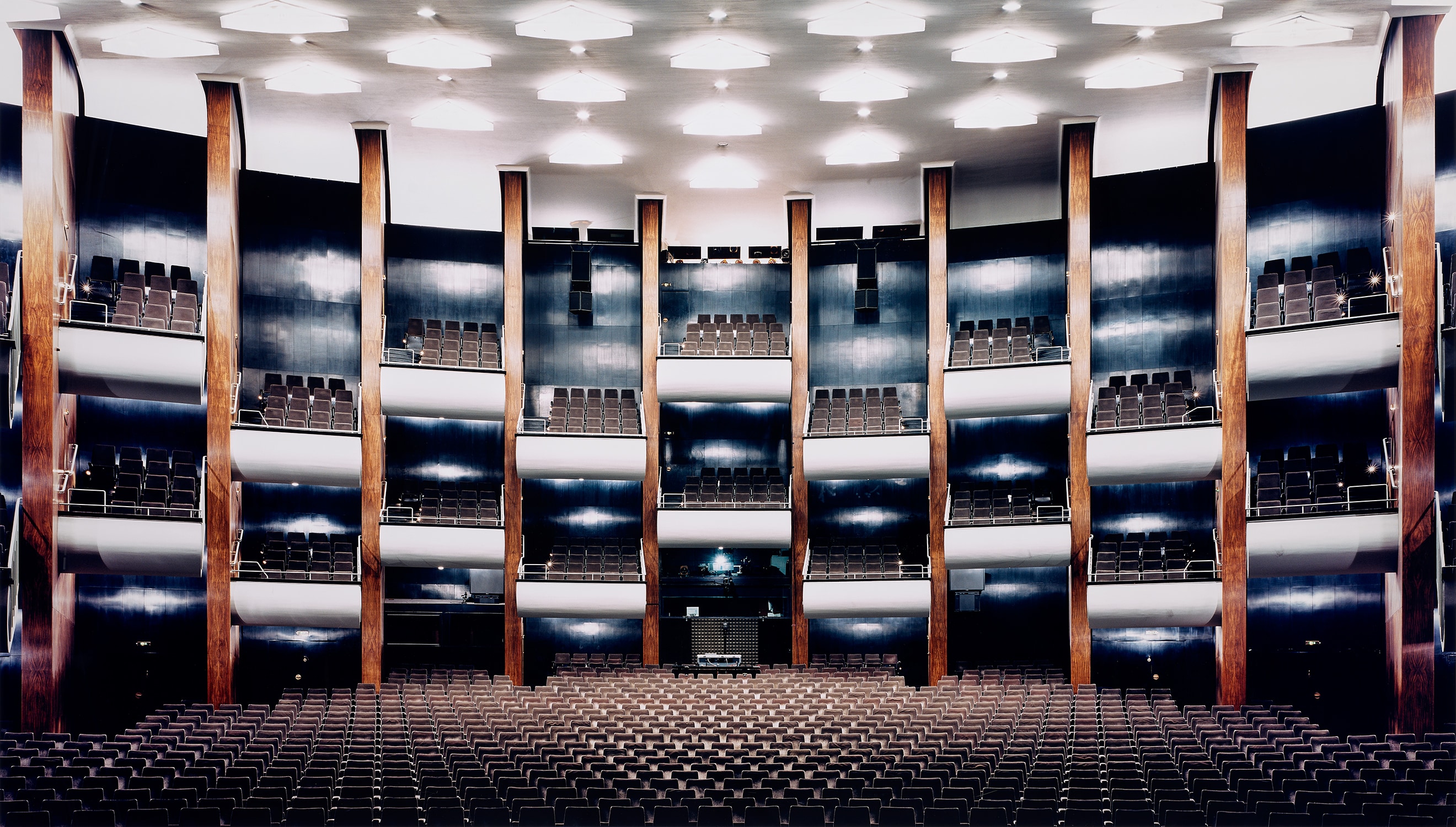 Candida Höfer — Opernhaus Köln II