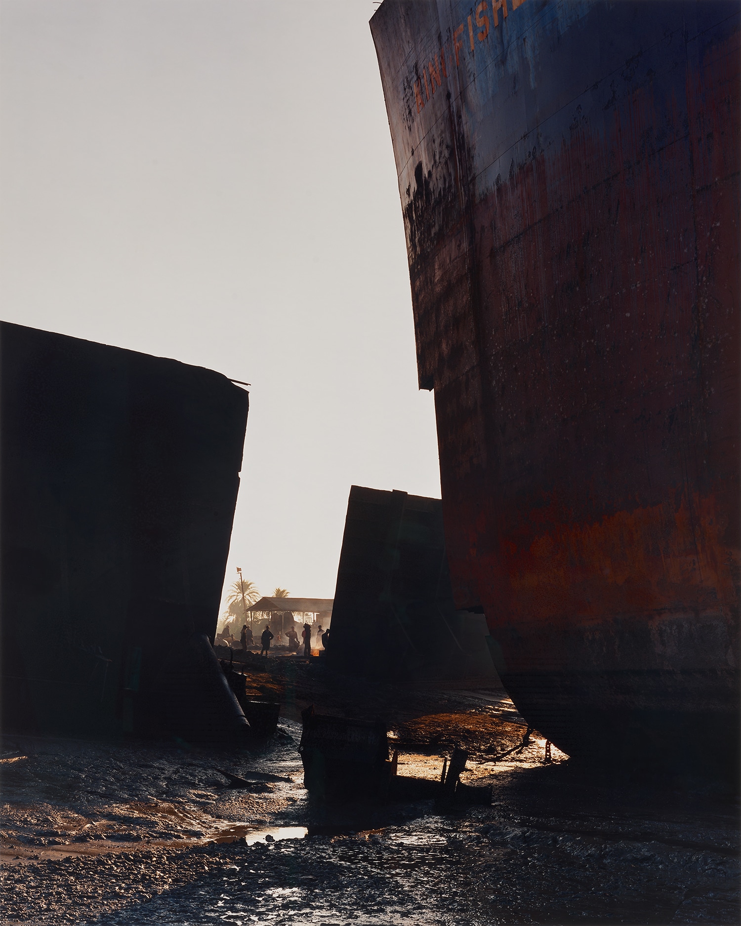 Edward Burtynsky — Shipbreaking #2, Chittagong, Bangladesh