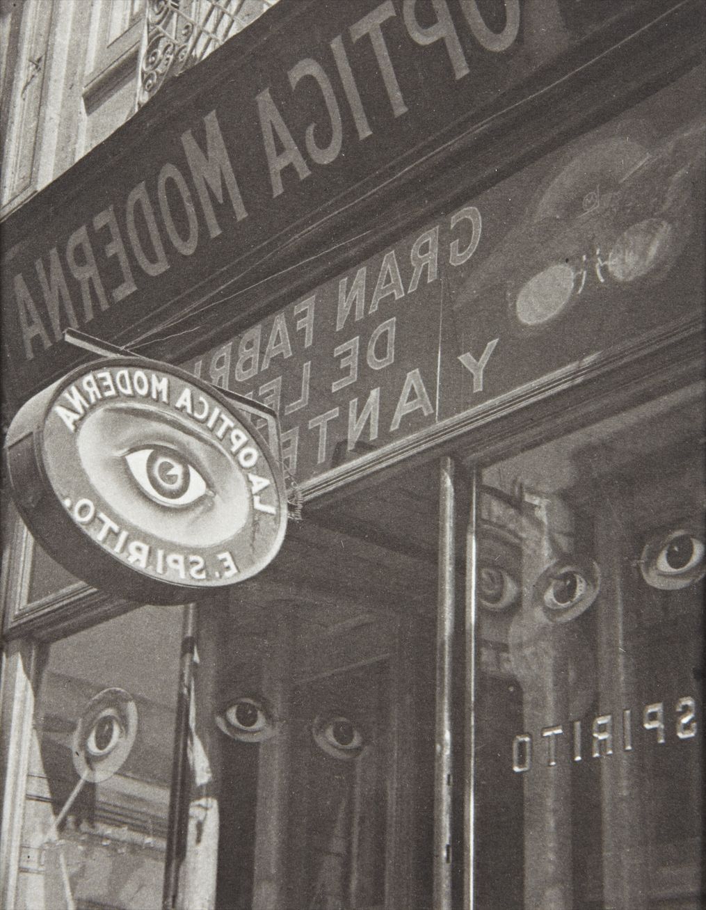 Manuel Álvarez Bravo — Parábola Óptica (Optic parable), Mexico