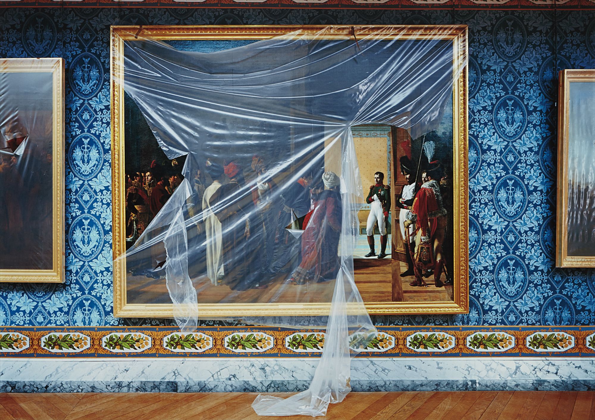 Robert Polidori — Napoleon Reçoit à Finkelstein, Reza Bey, 27 Avril 1807, Ambassadeur de Perse, Peinture de François-Henri Mullard, Versailles, Attique du Midi