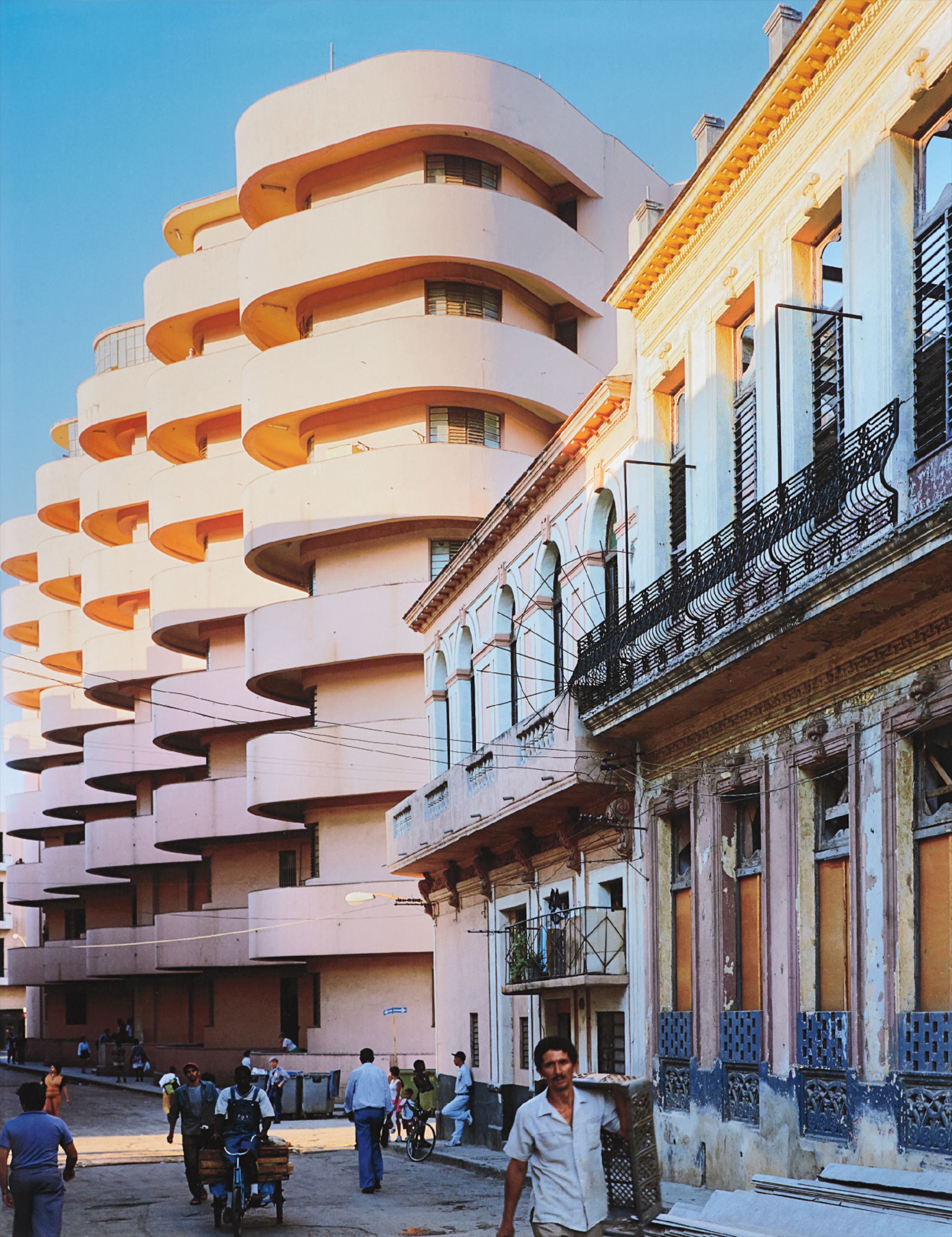 Robert Polidori — Edificio Solimar, Soledad #205 (between San Lázaro and Animas), Centro Habana