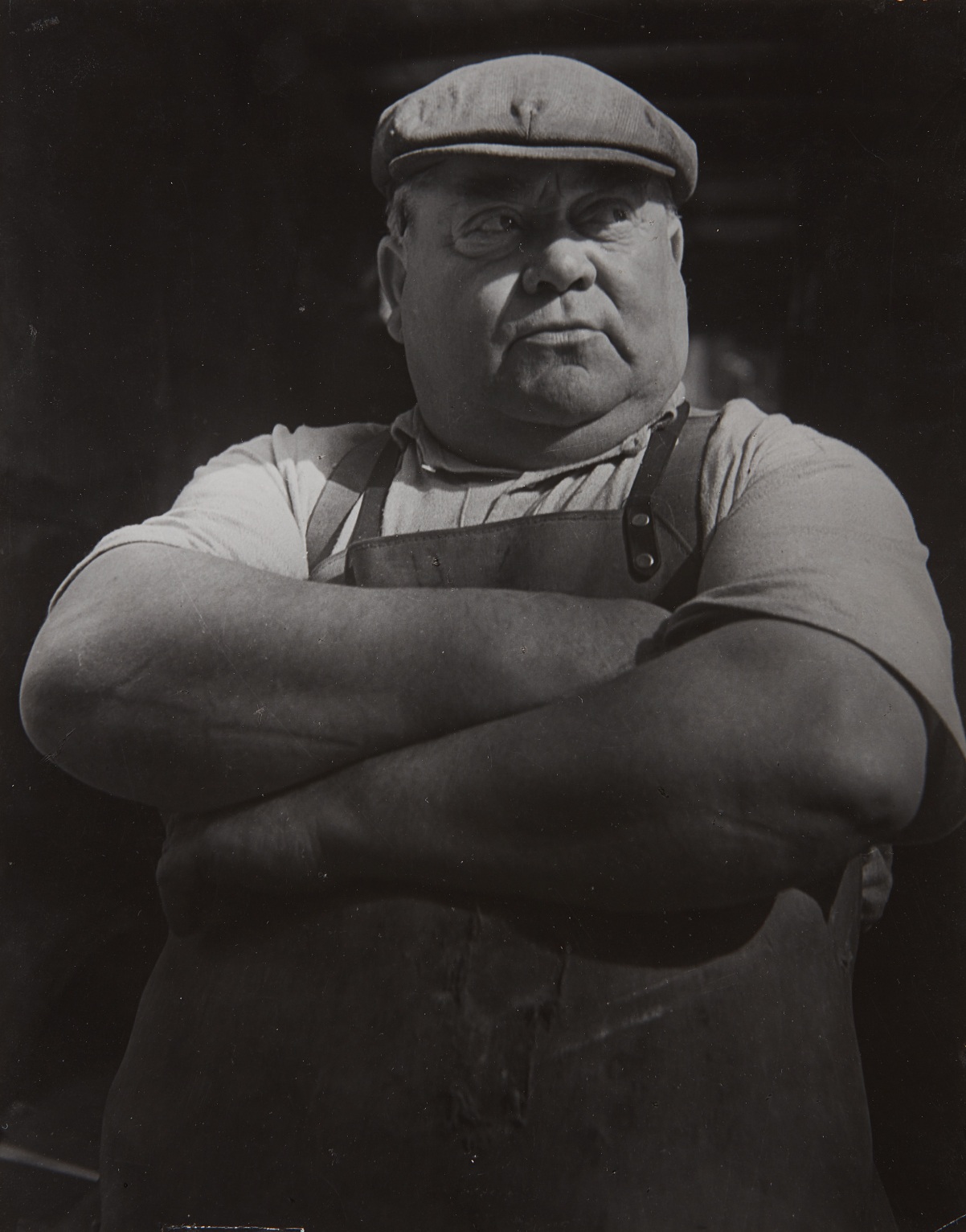 Brassaï (Gyula Halász) — Un Fort des Halles (Market Porter, Les Halles)