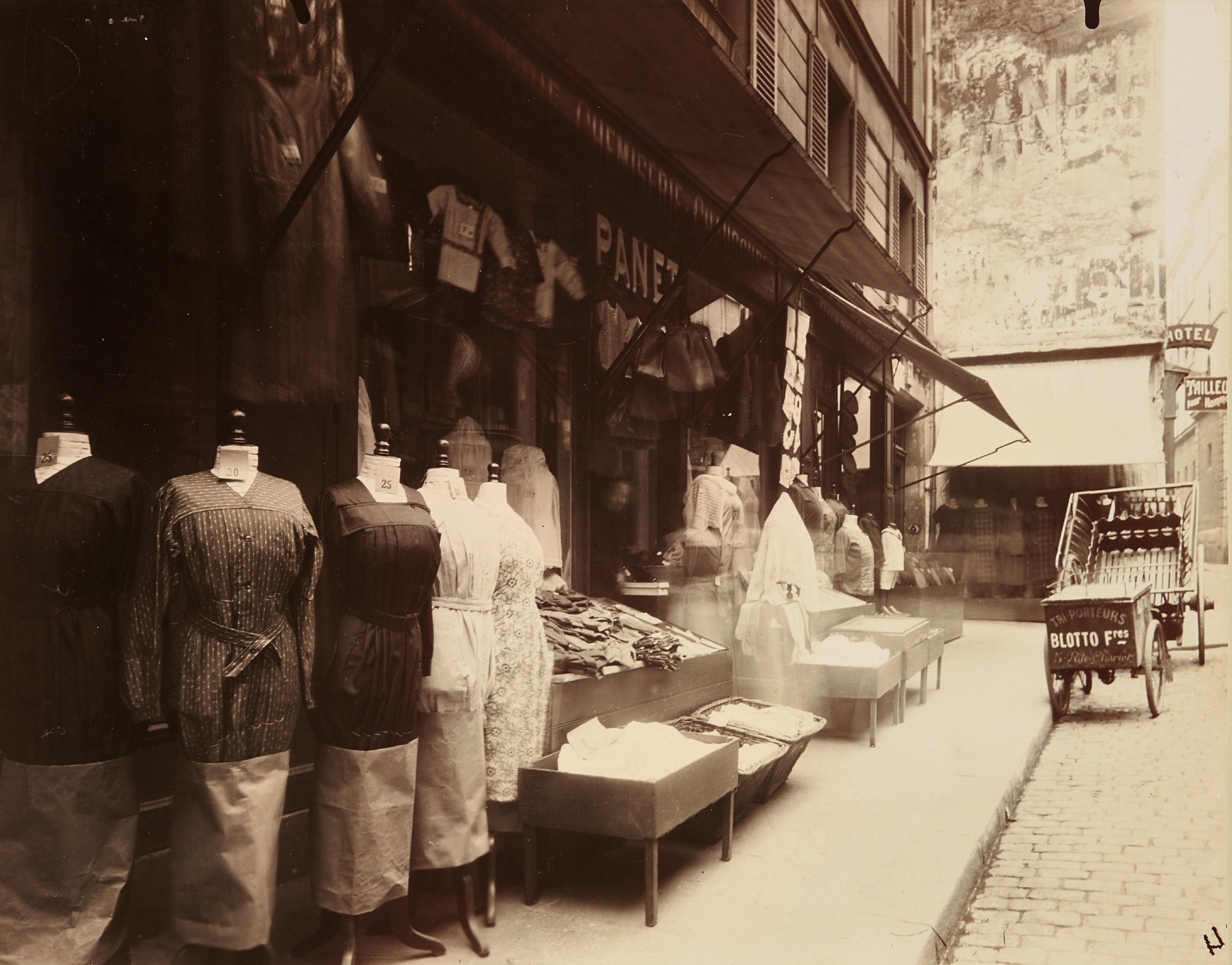 Eugène Atget — Rue Mouffetard