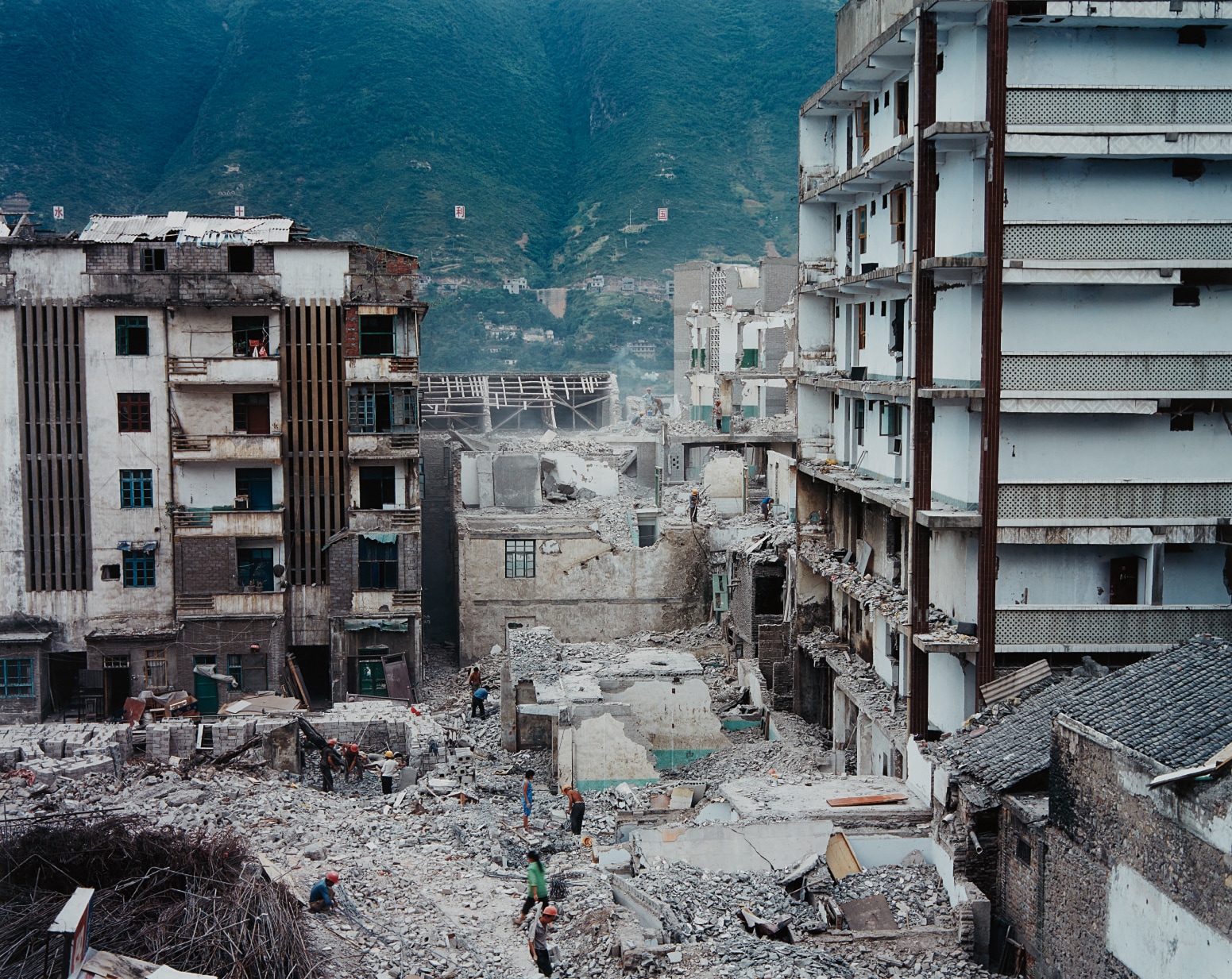 Edward Burtynsky — Wushan #5, Yangtze River, China
