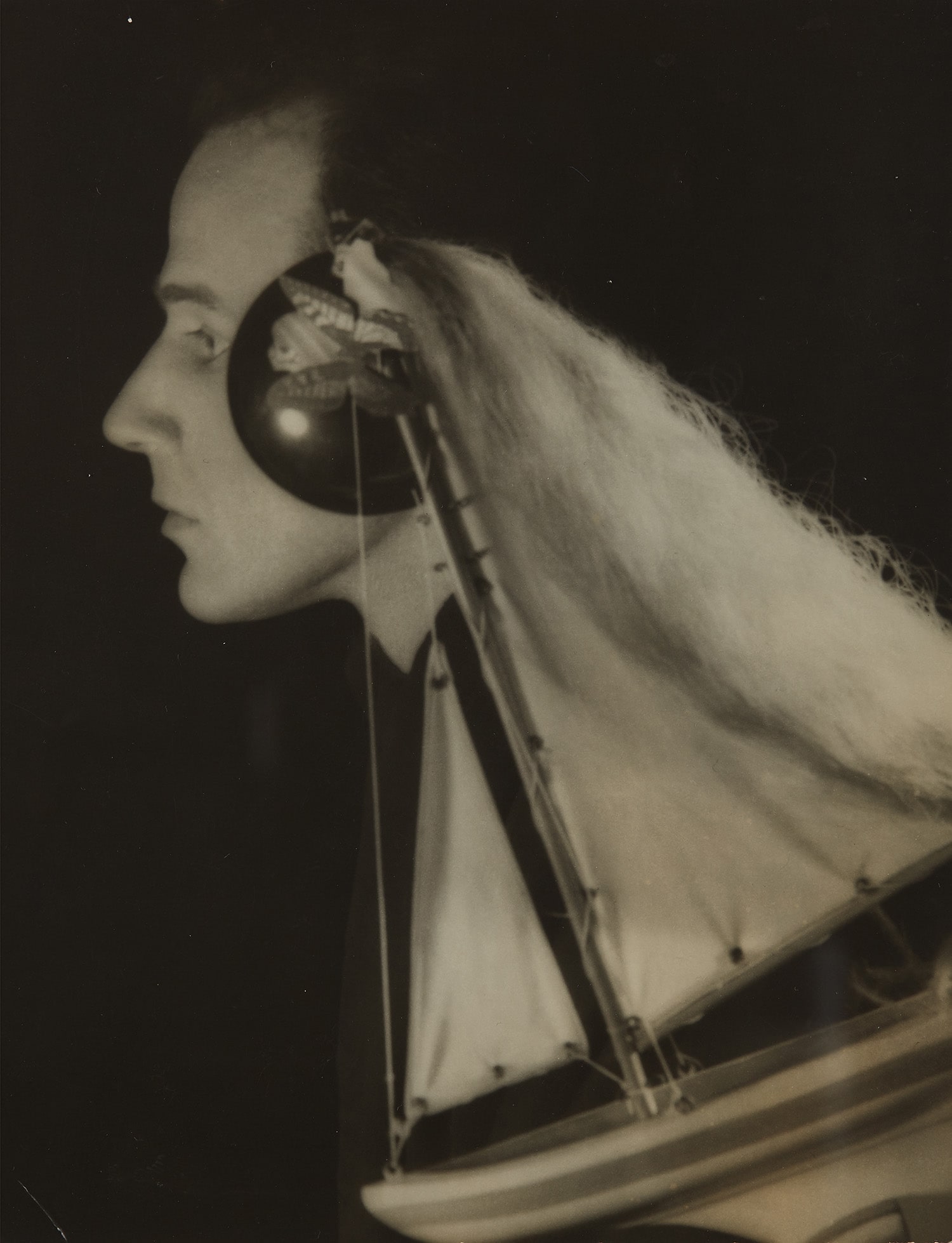 Lee Miller and other photographers — Selected Images of Joseph Cornell and his Work