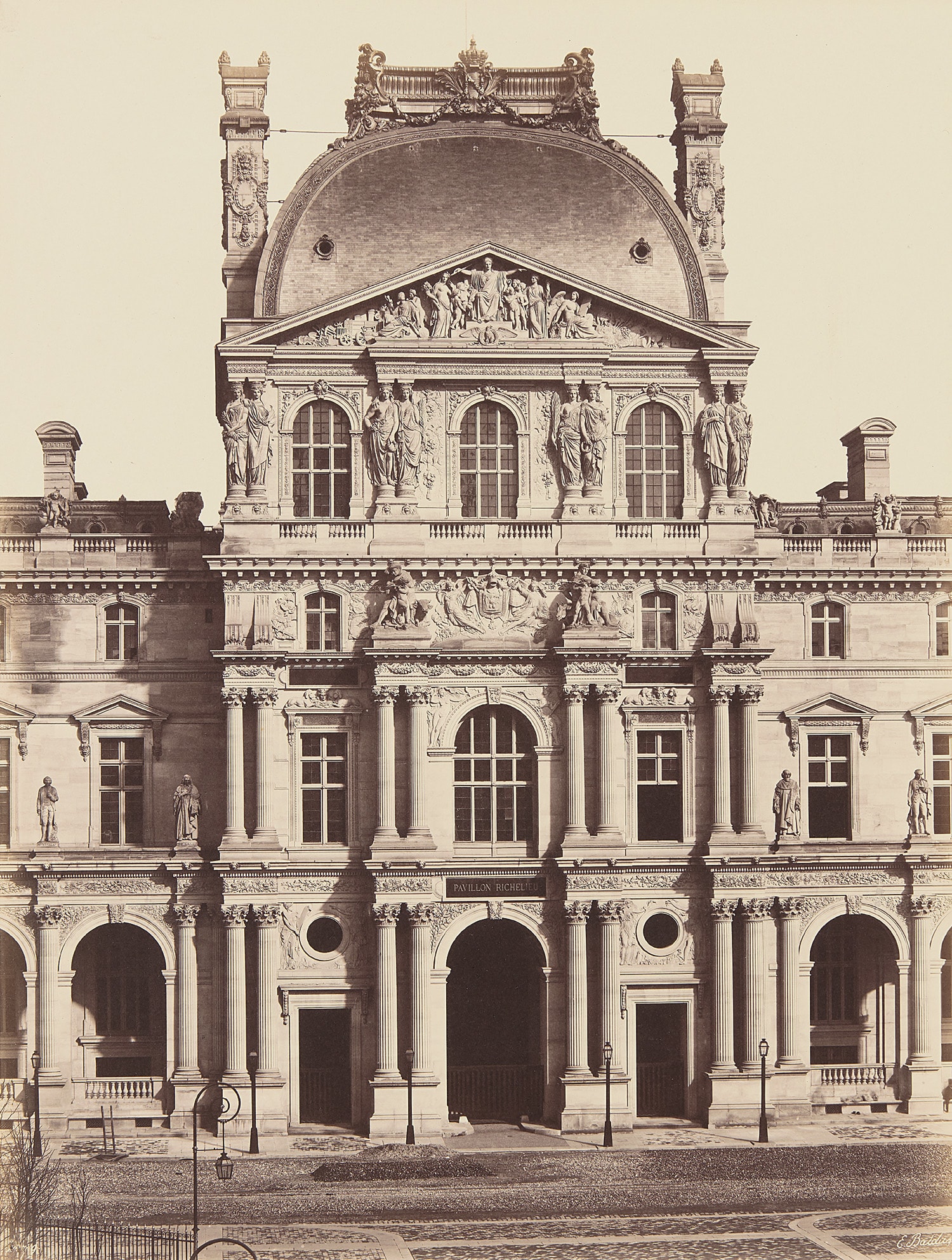 Au Louvre, Pavillon Richelieu, Paris