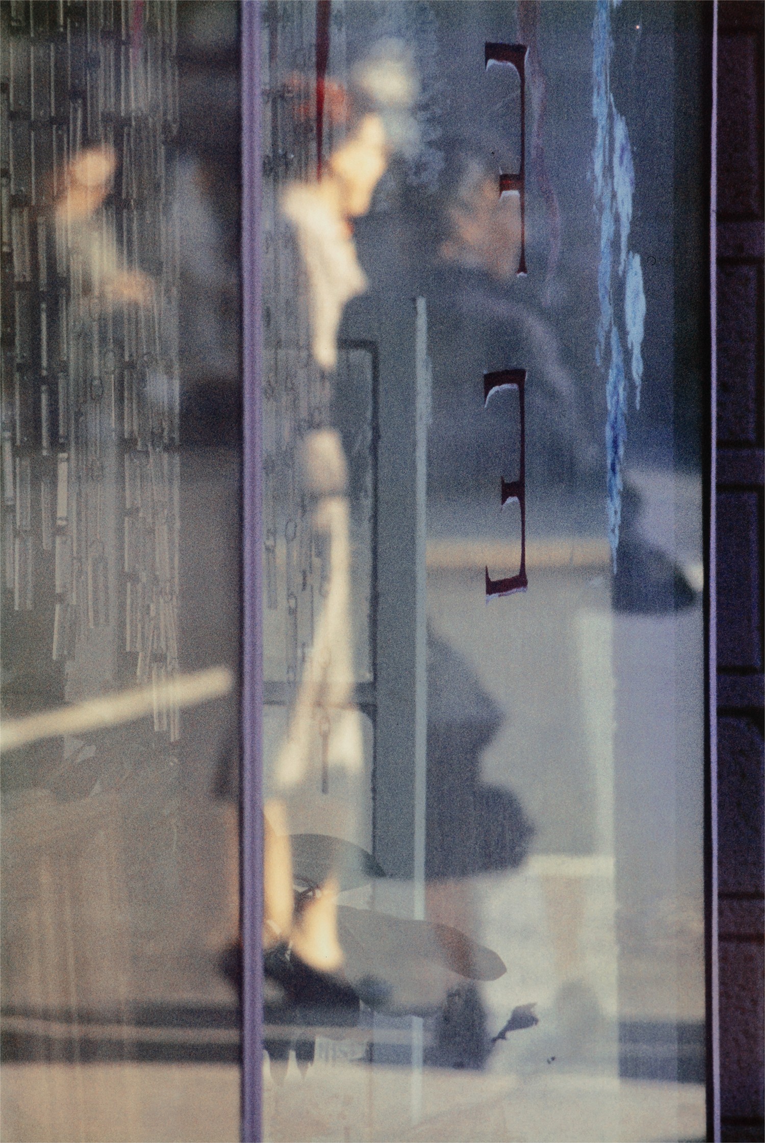 Saul Leiter — Walking, New York