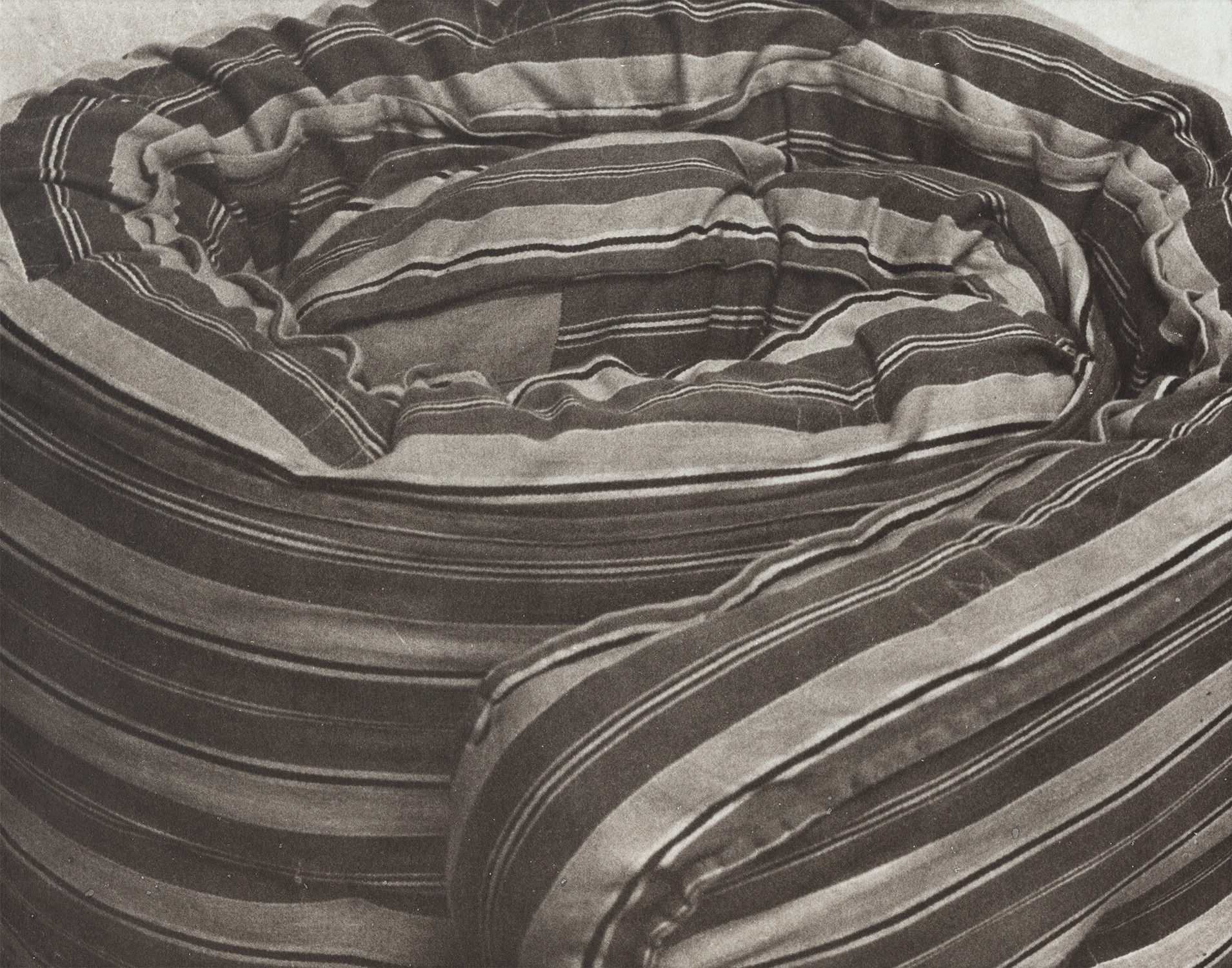 Manuel Álvarez Bravo — Colchón (Mattress)