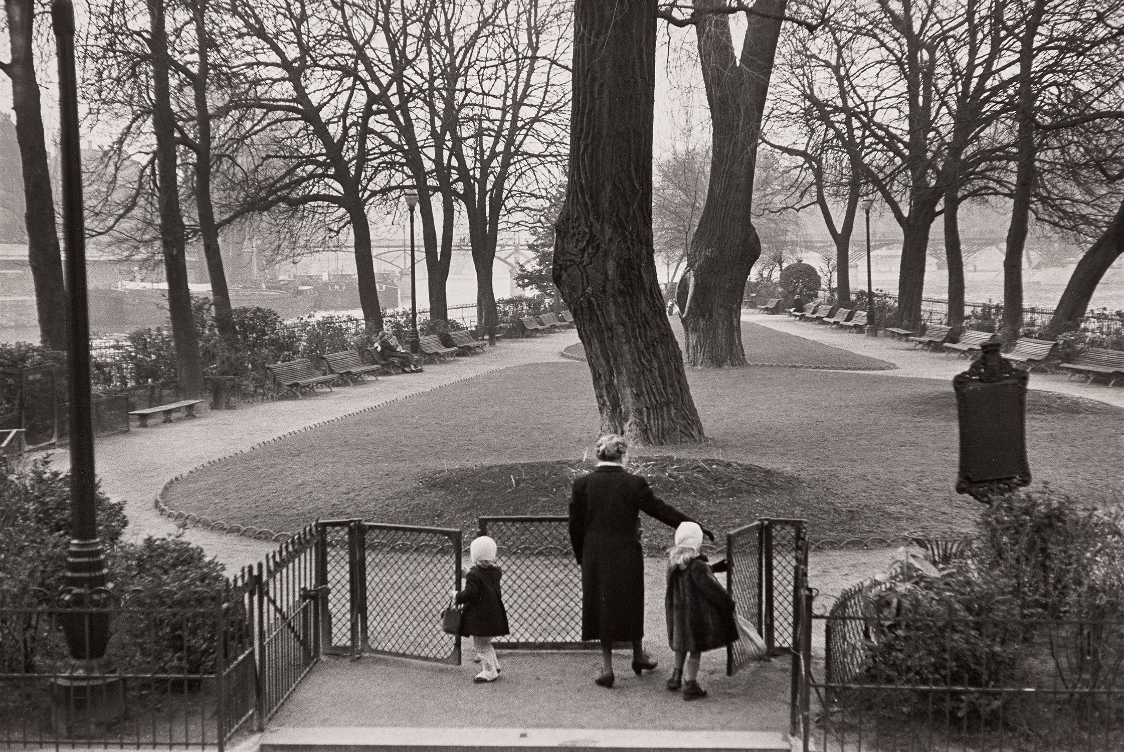 Henri Cartier-Bresson — Square du Vert-Galant, Île de la Cité