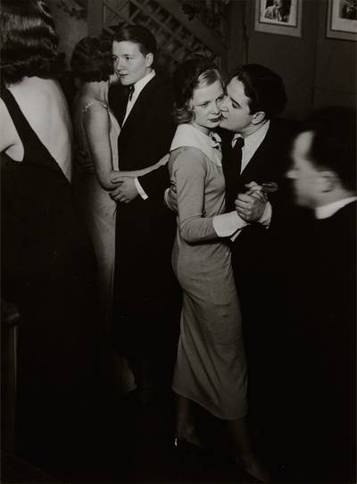 At Le Monocle, Boulevard Edgar-Quinet, Montparnass