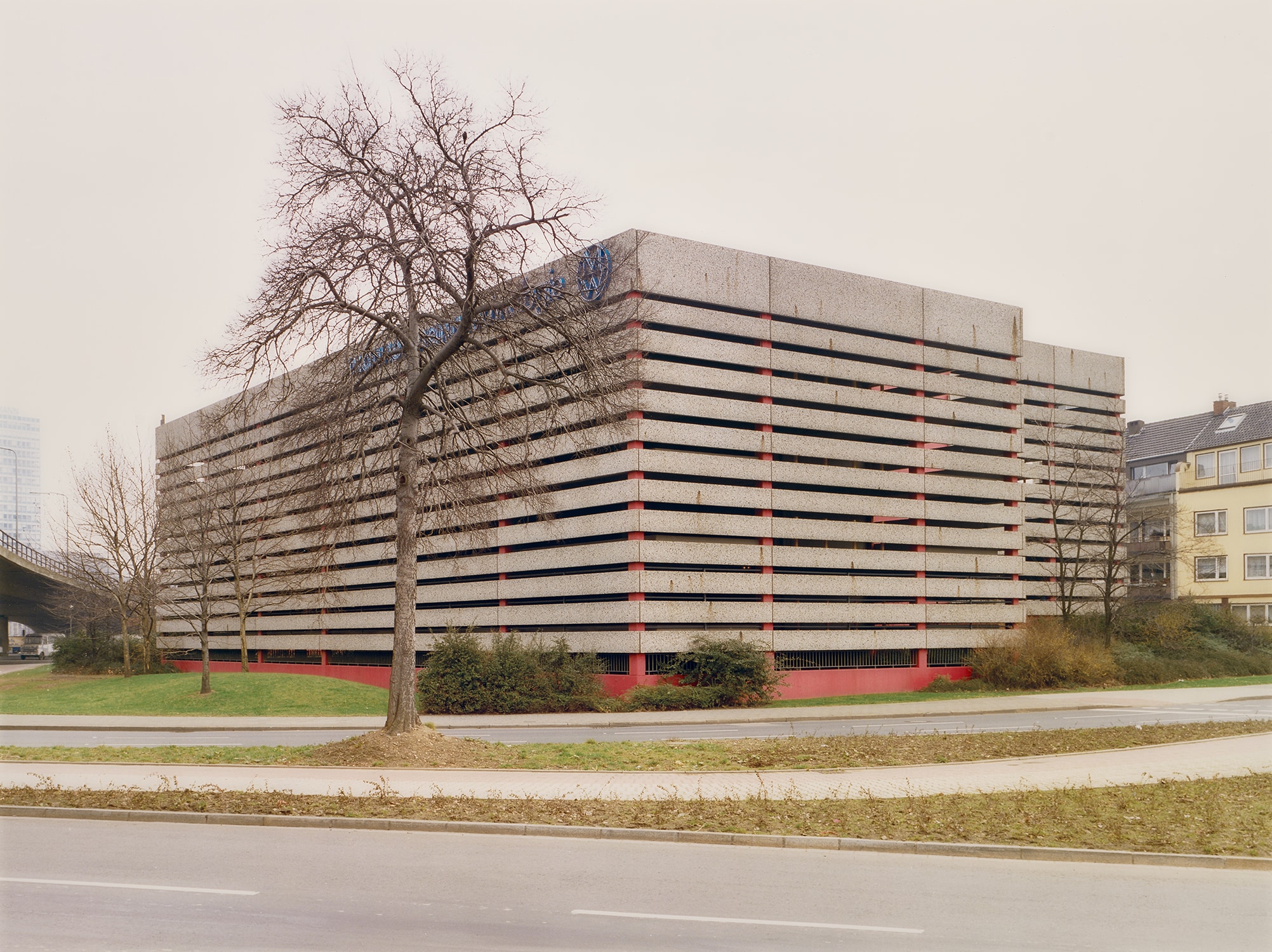 Thomas Ruff — Haus Nr. 8 I