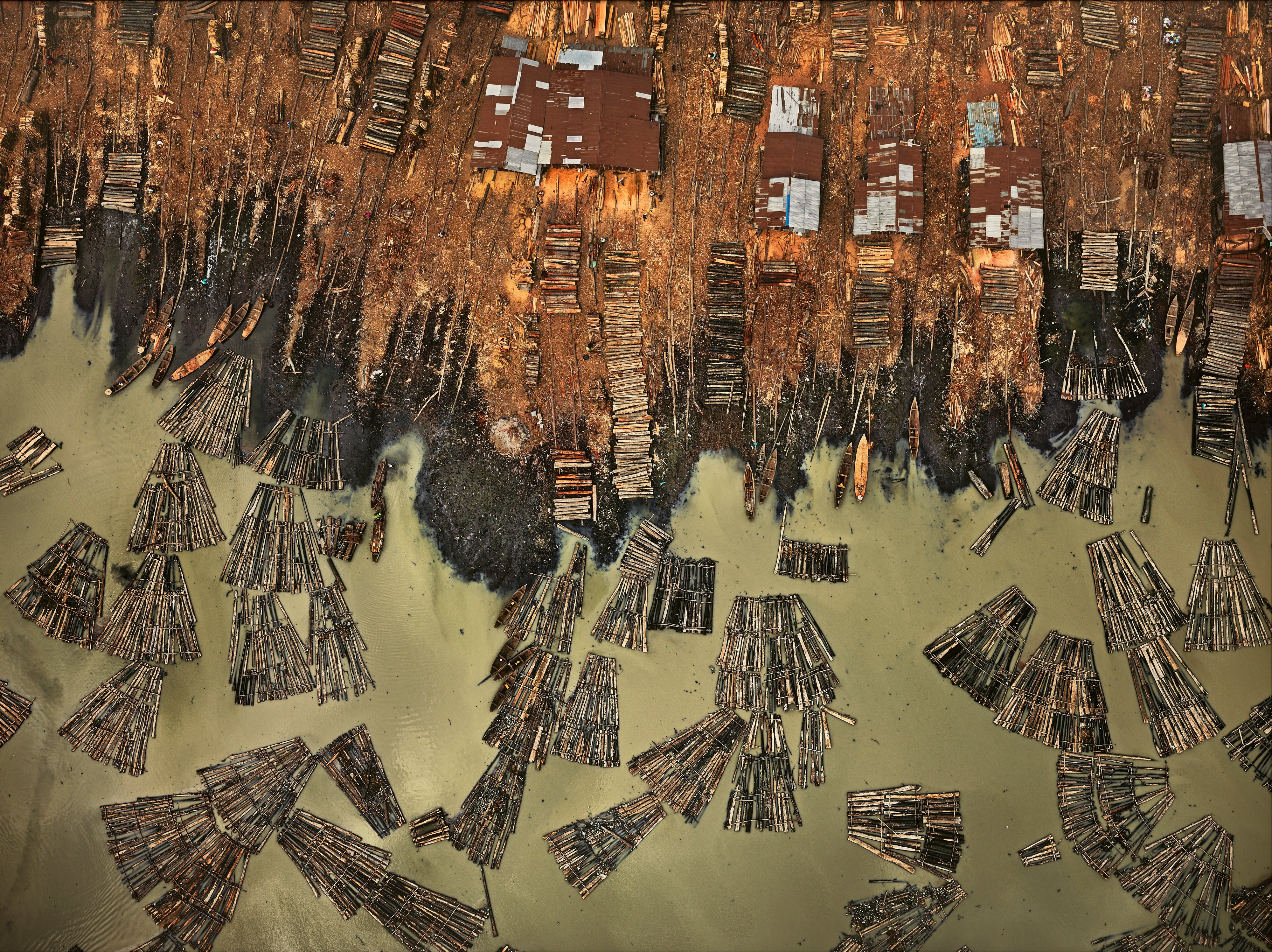 Edward Burtynsky — Sawmills #1, Lagos, Nigeria