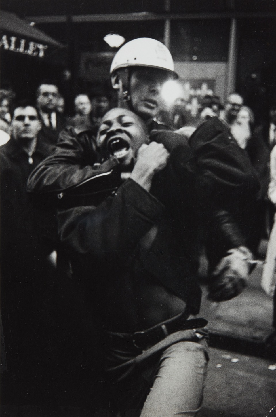 The Arrest of Taylor Washington, Leb's Restaurant, Atlanta