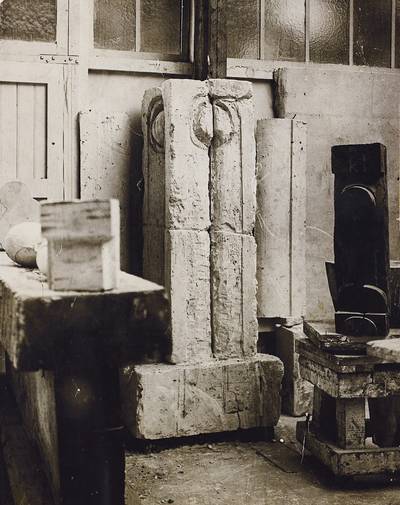 La Colonne du Baiser, Fragment (View from the studio)