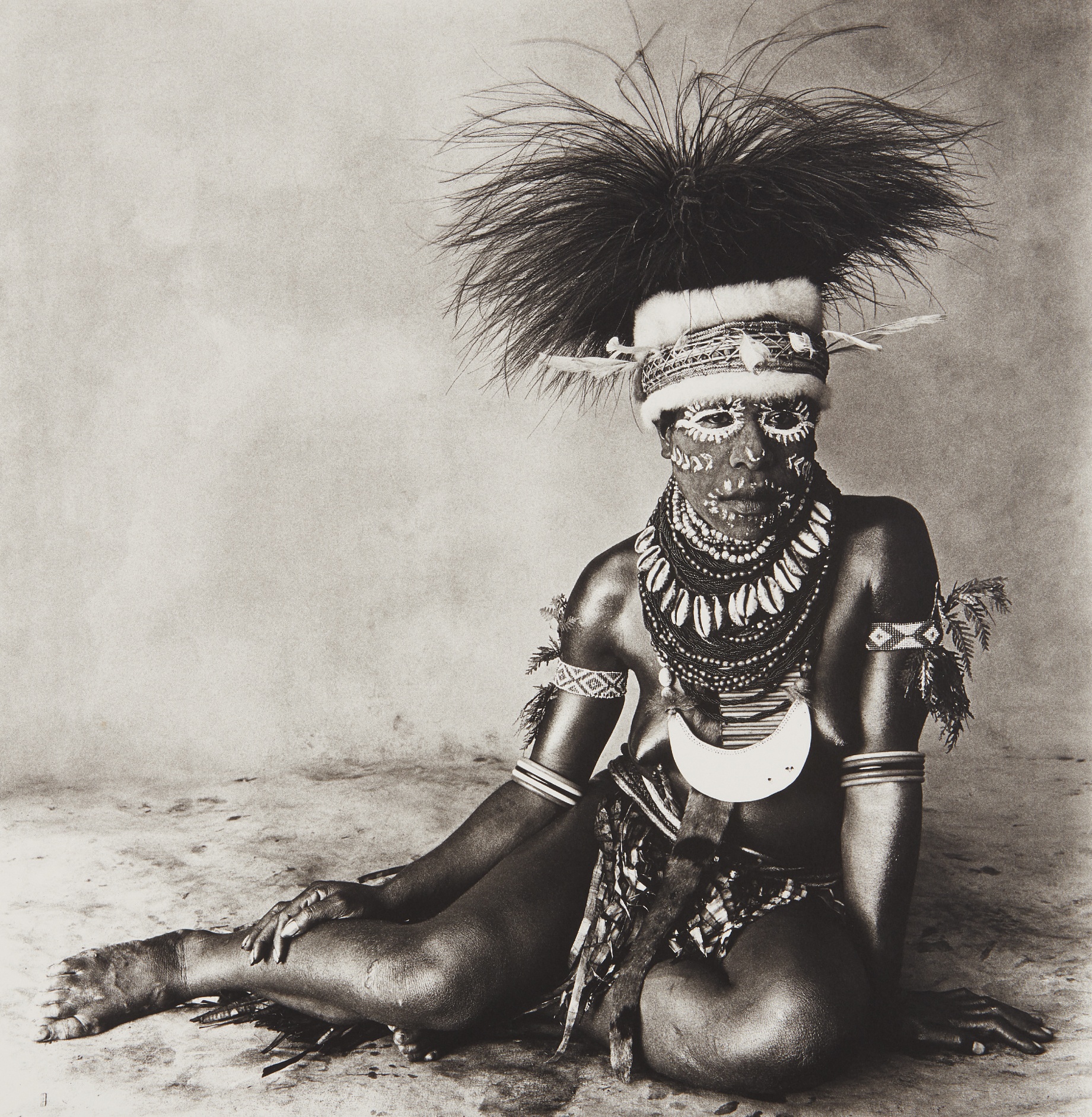 Irving Penn — Sitting Enga New Guinea Woman