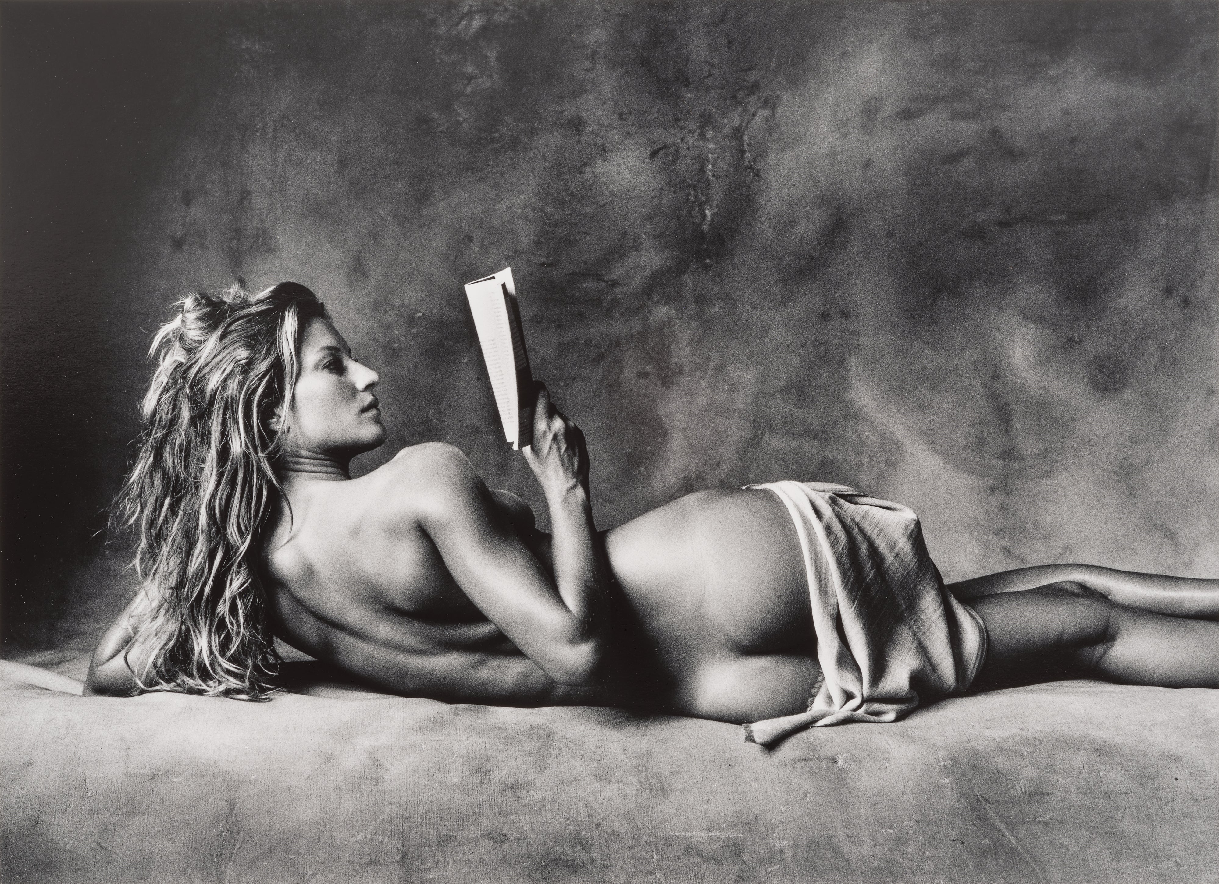 Irving Penn — Gisele Reading (A), New York