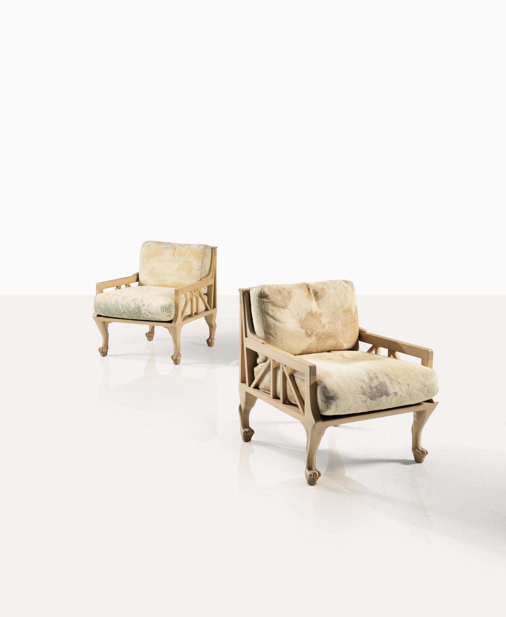 John Dickinson — Paire de fauteuils, pièce unique