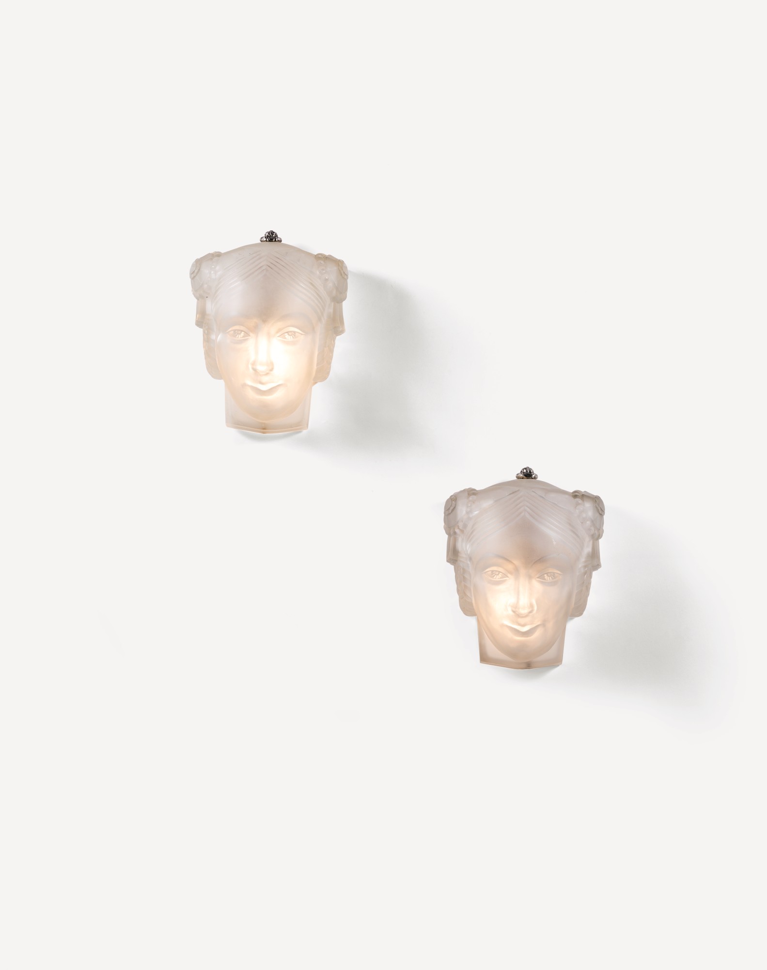 Marius-Ernest Sabino — Paire d'appliques Masque de femme