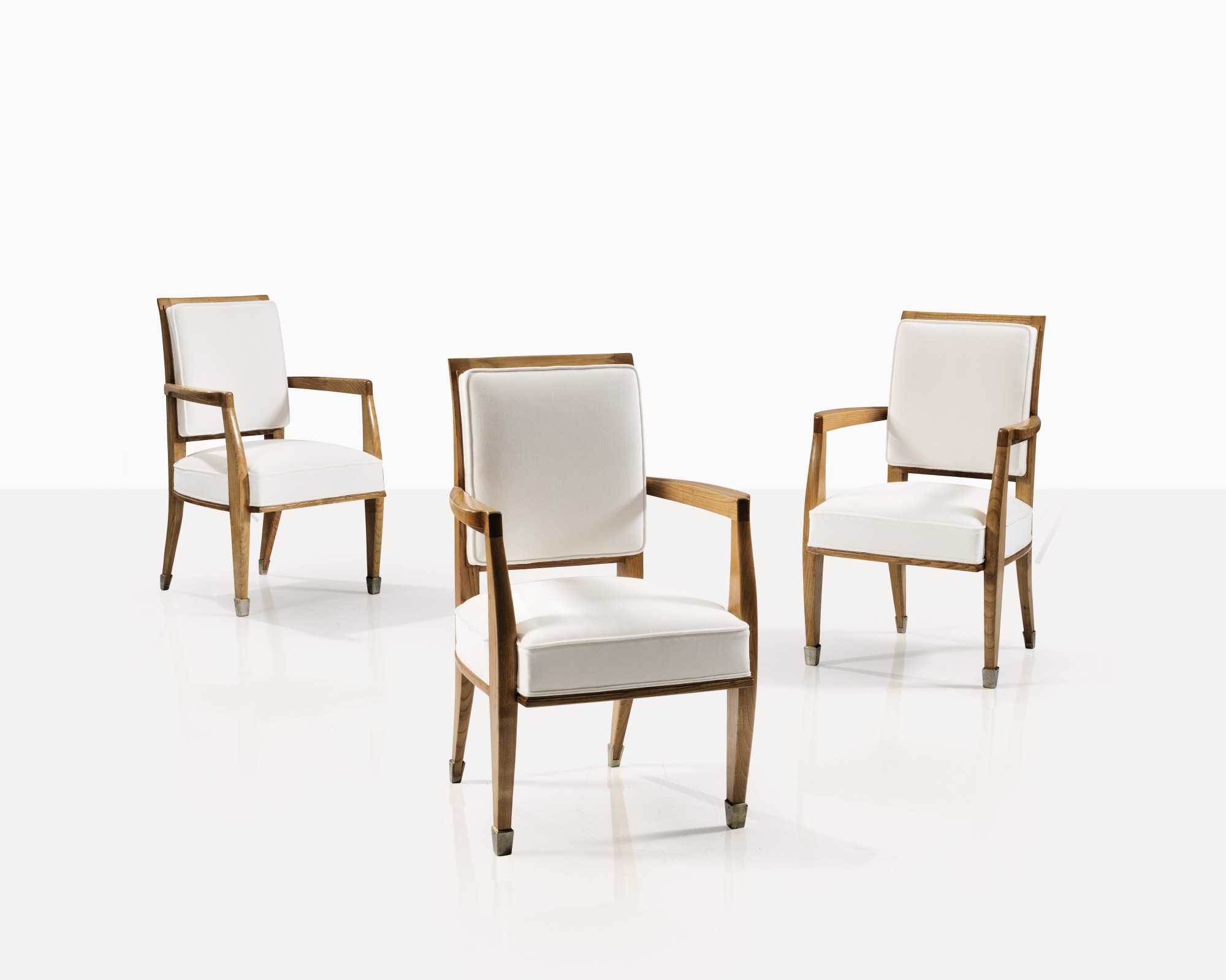 Suite de trois fauteuils, modèle Mixtléger