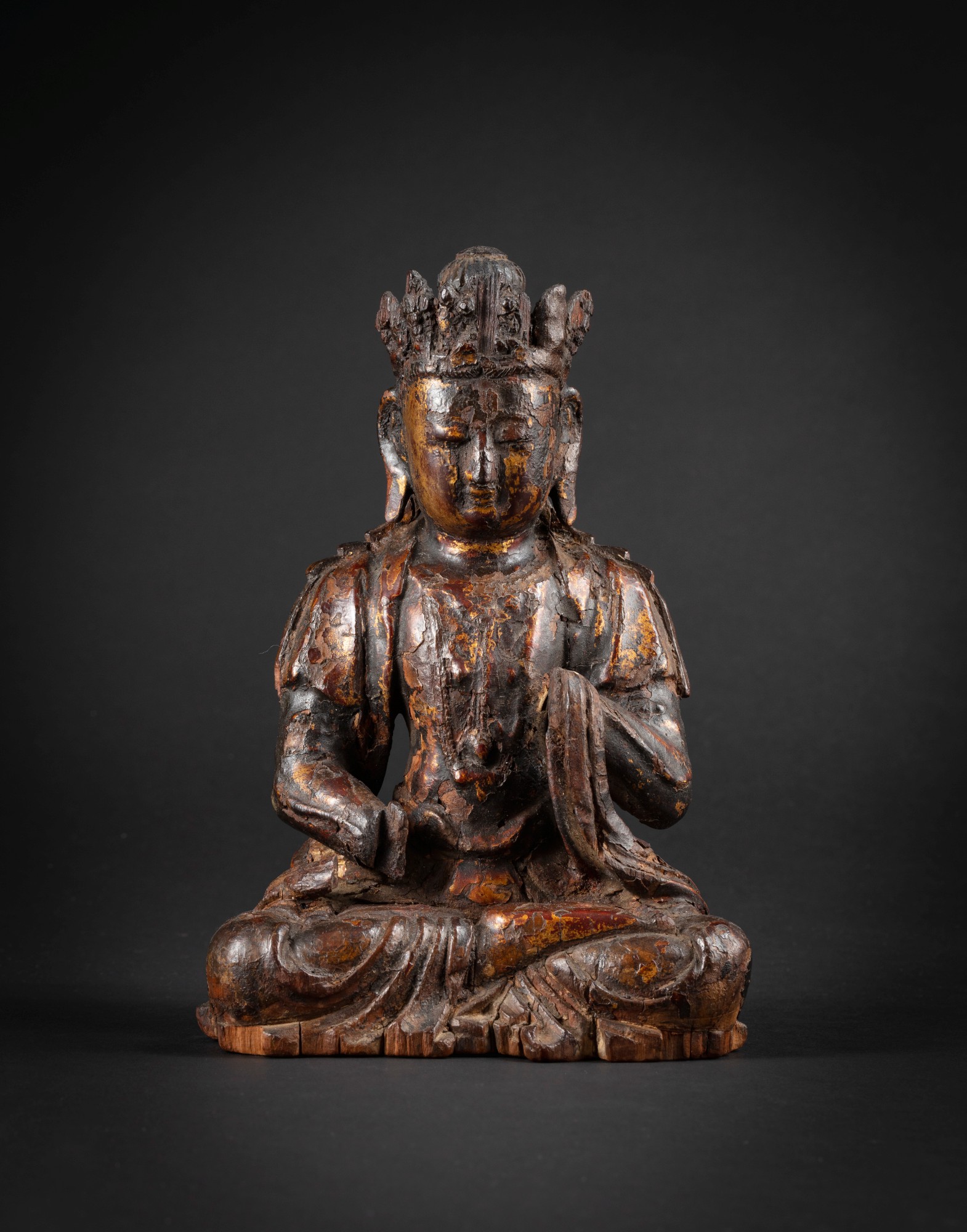 A rare lacquer gilt wood Buddha — 元 漆金木雕佛坐像
