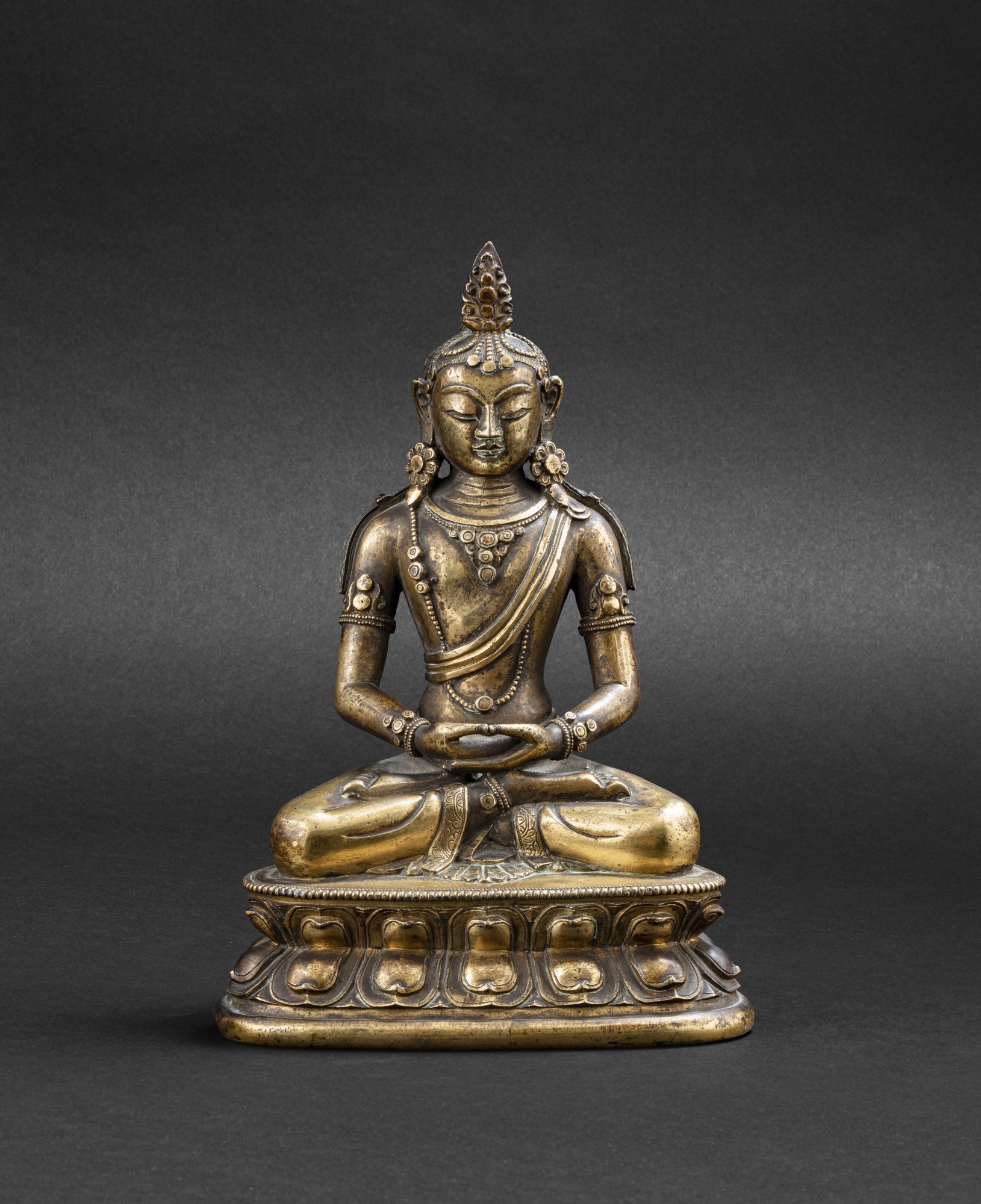 Unknown — 清十八世紀 鎏金銅無量壽佛坐像