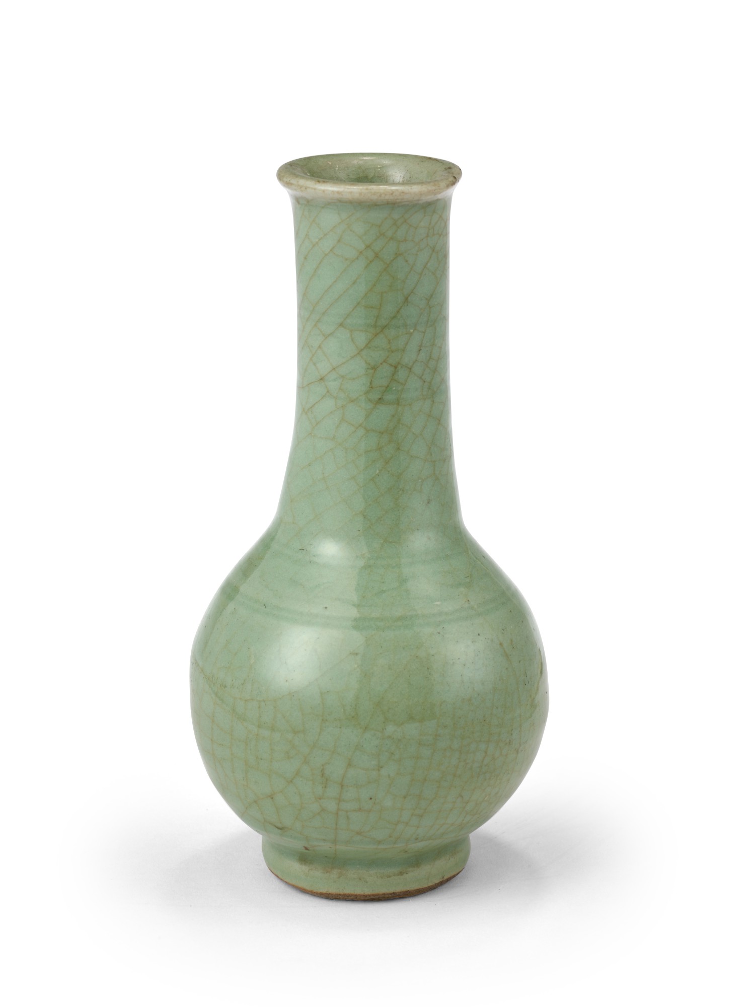 A Longquan celadon bottle vase — 宋至明 龍泉窰青釉直頸盤口瓶