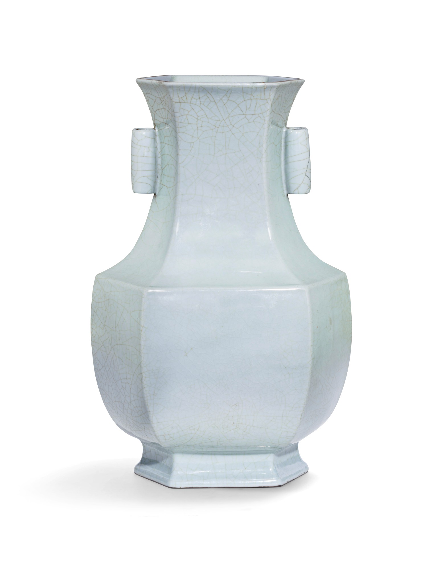 An exceptional ‘guan’-type archaistic hexagonal vase — 清雍正 仿官窰天青釉六方貫耳尊《大清雍正年製》款