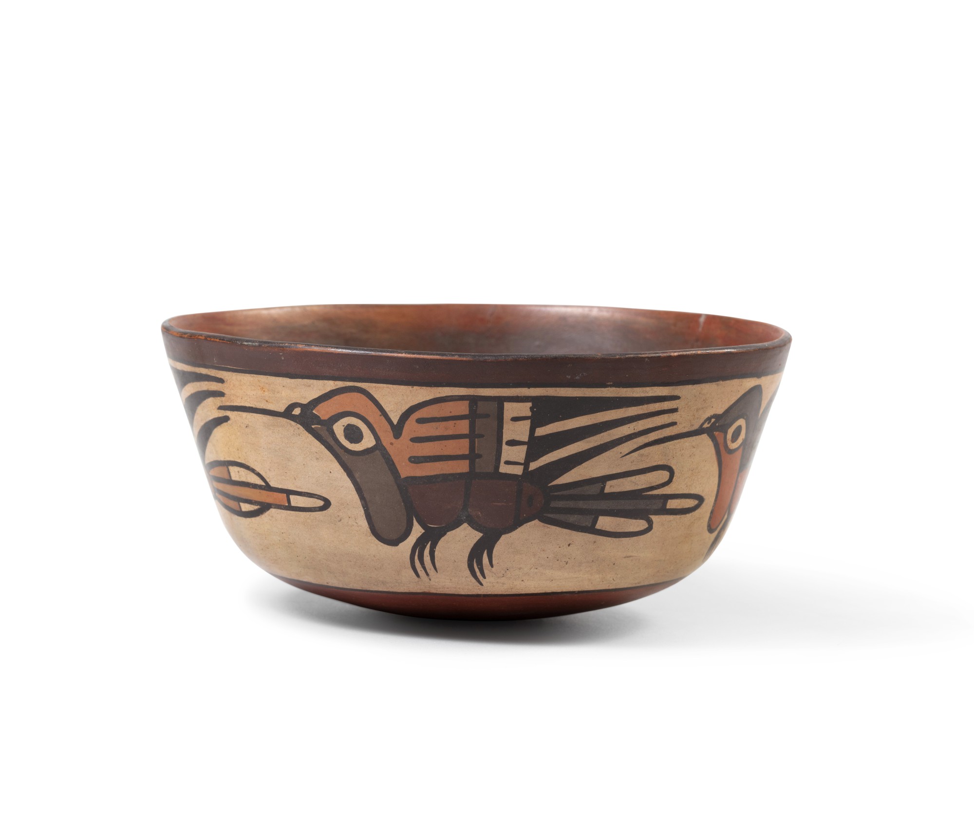 Bol polychrome à décor de colibris, Nazca, Pérou, 300-600 AP. J.-C. — Nasca polychrome bowl with humming birds, Peru, AD 300-600
