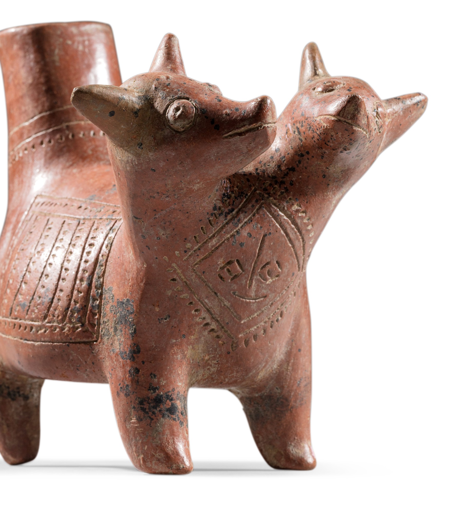 Vase en forme de chien à deux tête, Colima, Mexique, Protoclassique, 100 AV. J.-C.-250 AP. J.-C. — Colima vessel of a double headed dog, Mexico, Protoclassic, 100 BC-AD 250