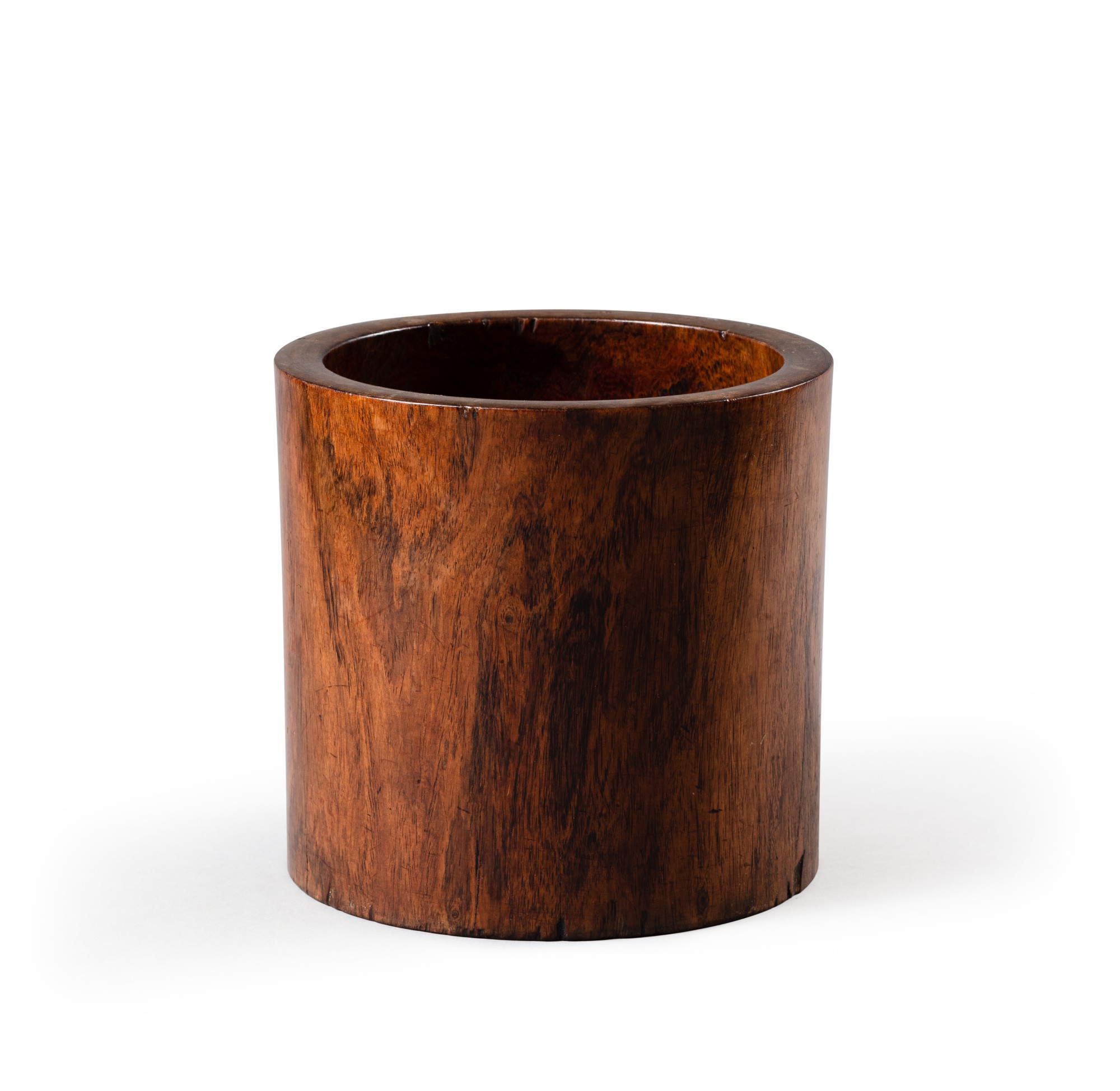 A huanghuali brushpot — 清十七至十八世紀 黃花梨筆筒