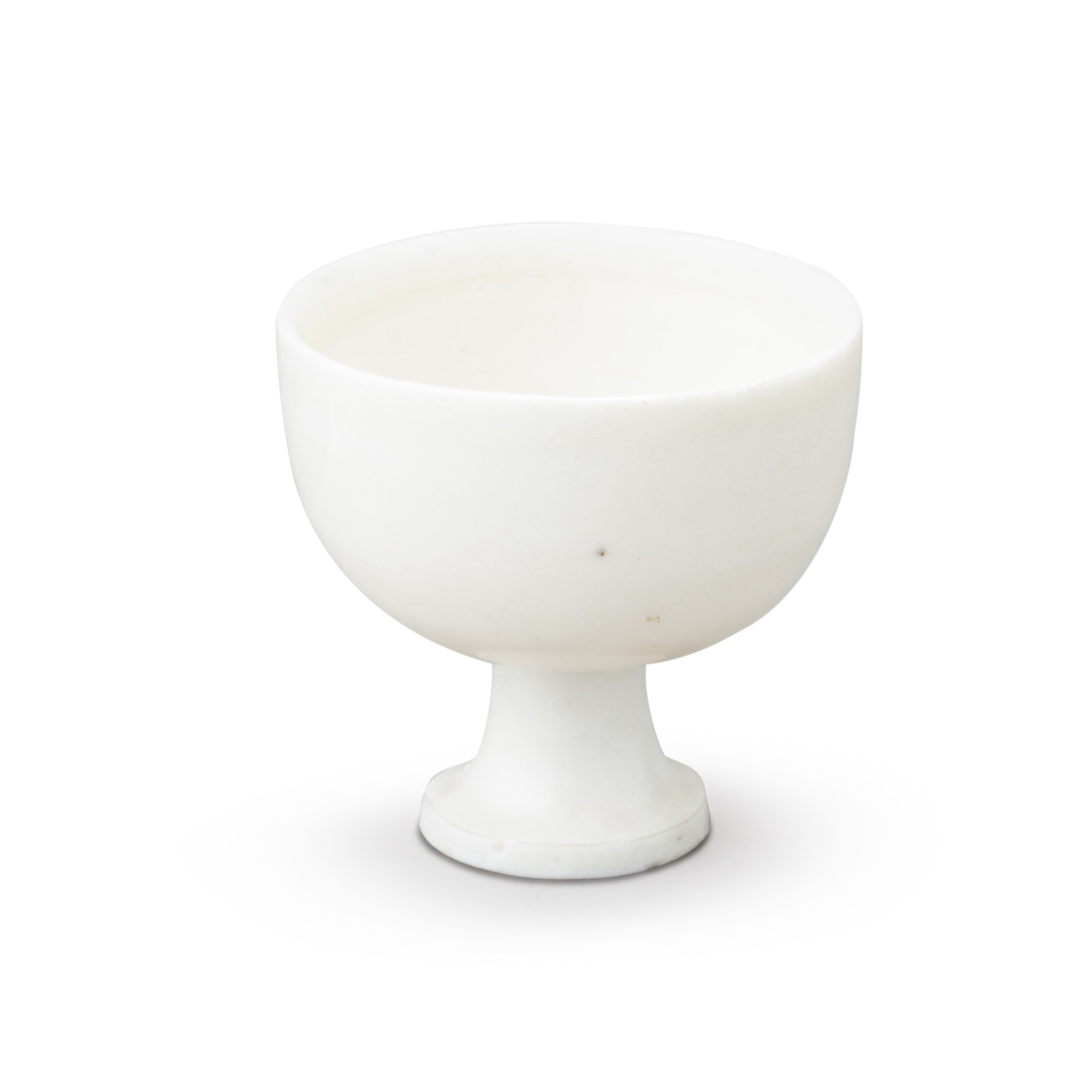 A rare small white-glazed stemcup — 明萬曆 白釉高足盃