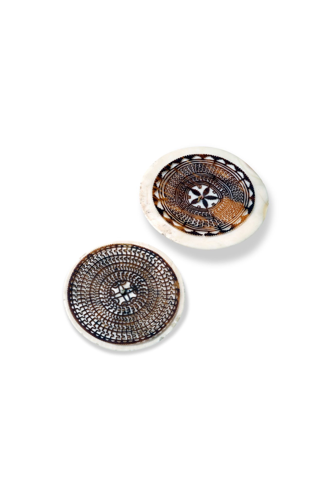 Deux pendentifs kap kap, Îles Salomon — Deux pendentifs kap kap, Îles Salomon |Two kap kap pendants, Salomon Islands