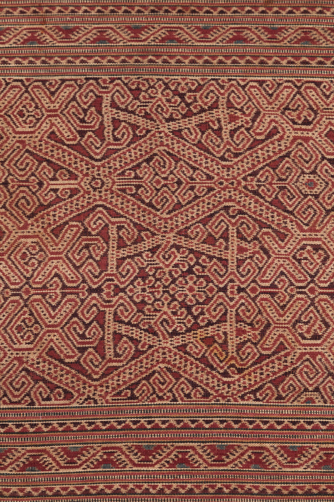 Jupe kain kebat, Iban, Sarawak, Bornéo, Indonésie, XIXème siècle — Iban kain kebat skirt, Sarawak, Borneo, Indonesia, XIXth century